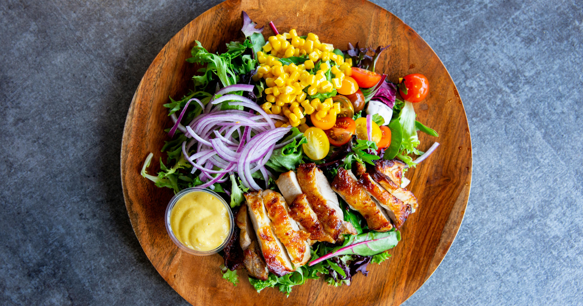 late summer chicken salad with corn, tomatoes, onions, honey mustard