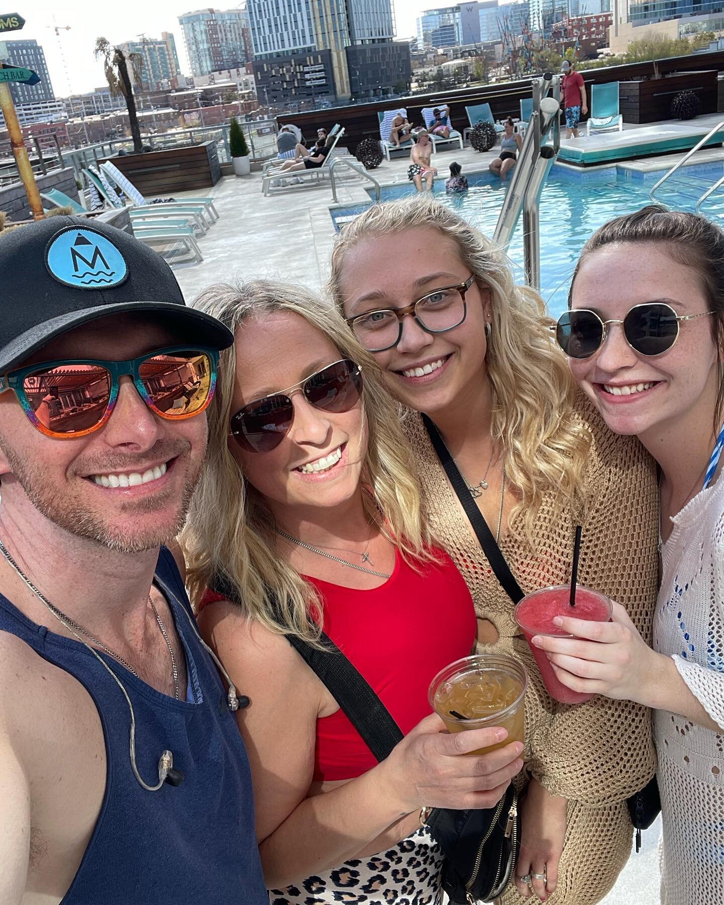 The sun was out *finally* this weekend @margaritavillehotelnashville - tank tops and flip flops all day baby ☀️!! #sunshine #pool #party #livemusic