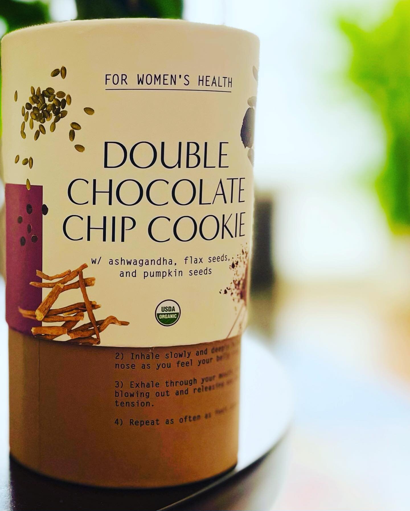 Listen, I was so excited opening my @agniforall double chocolate chip cookies. Could taste them before I even unpacked them 😋. Then I removed the top and was unexpectedly met with An Invitation to breathe - printed right on the container 🧘🏾&zwj;♂️