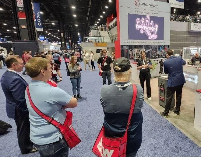 What Are the ROI Benefits of Hiring a Magician for Trade Shows?