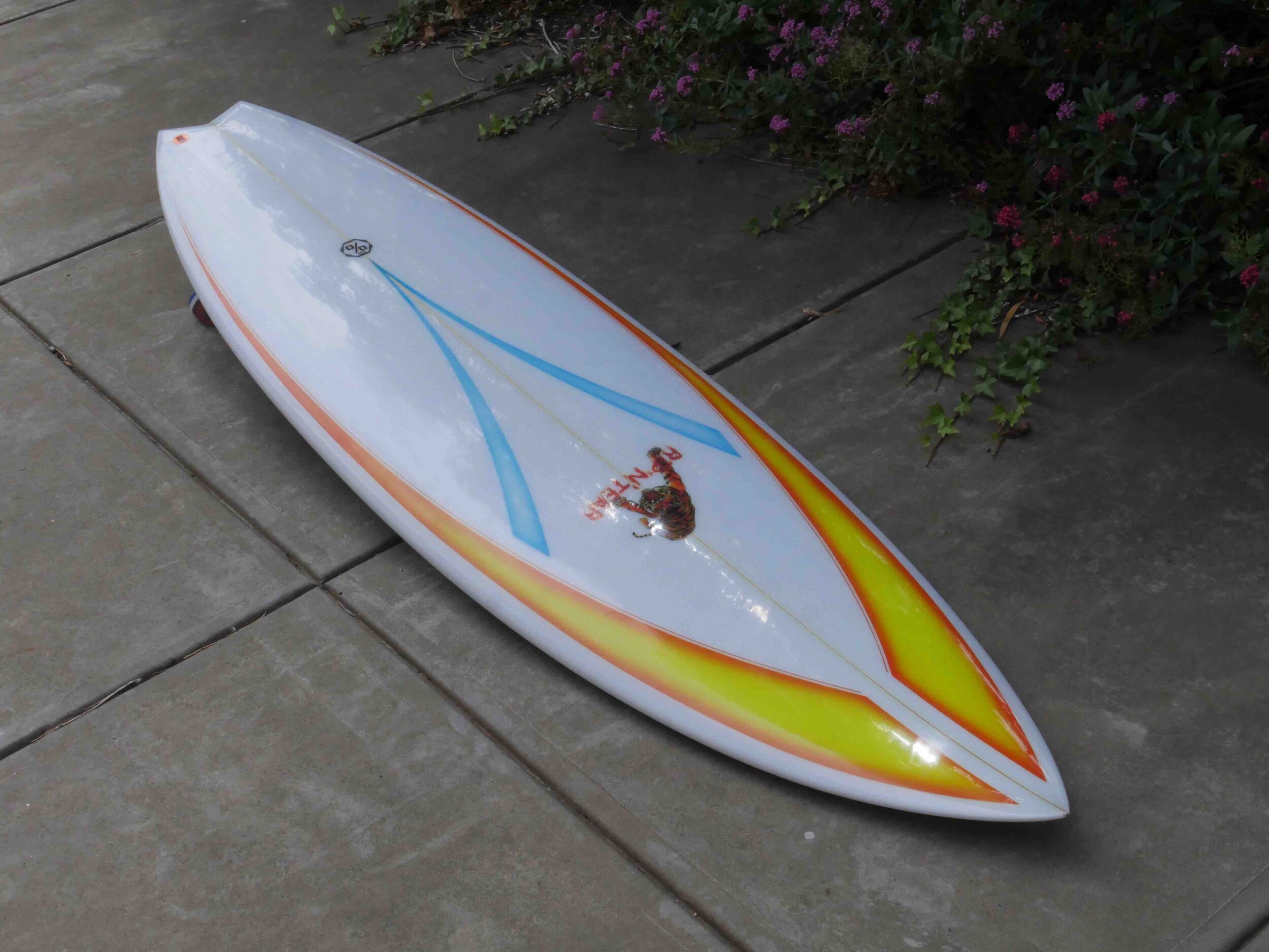 Lipstix Advanced Twin: Photo Dims: 5'10 x 19 x 2 5/8