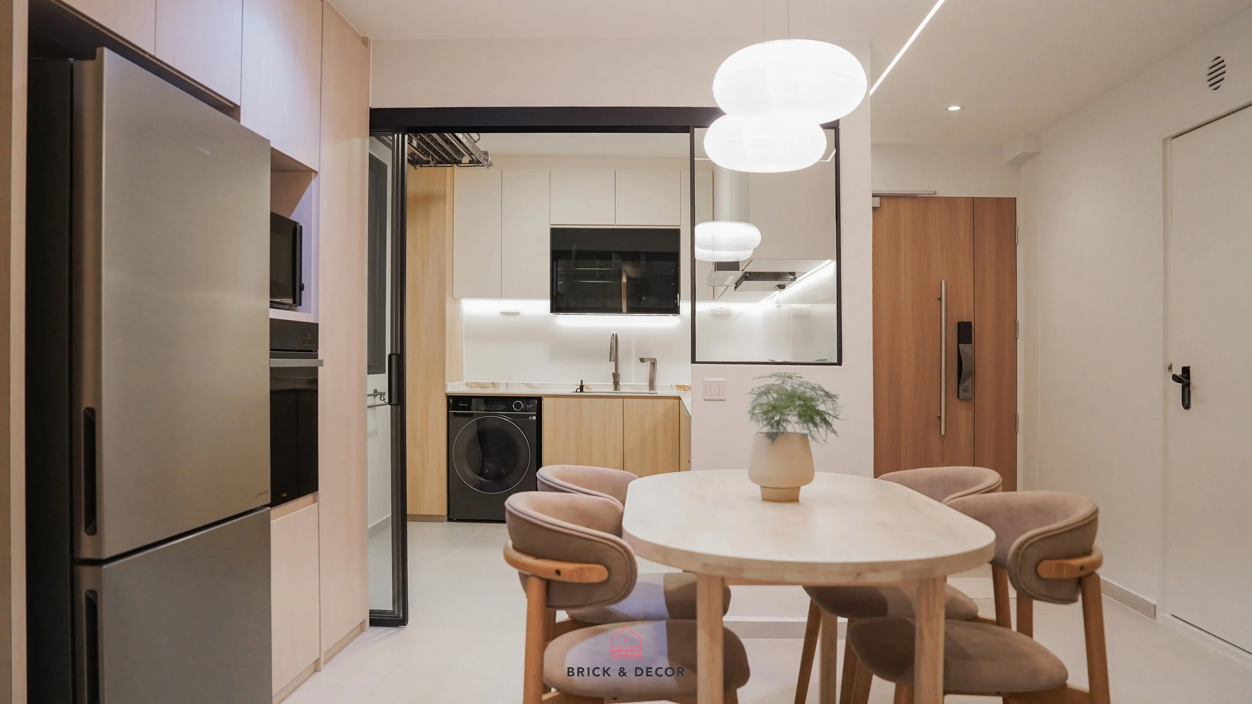 brick & decor: 357 admiralty drive