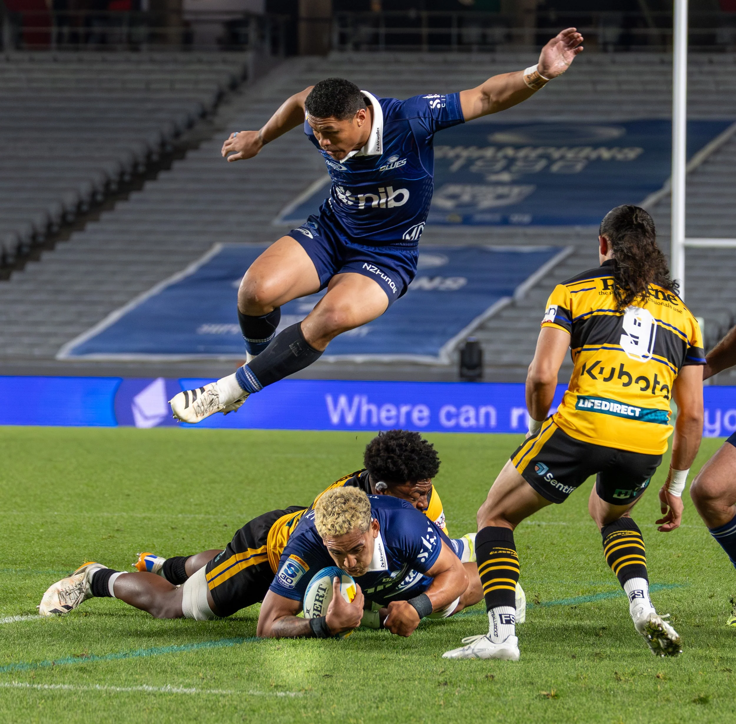 Winger Caleb Clarke

Highlanders vs Blues 16 May 2026
Shot by: Dominic Gasparich
