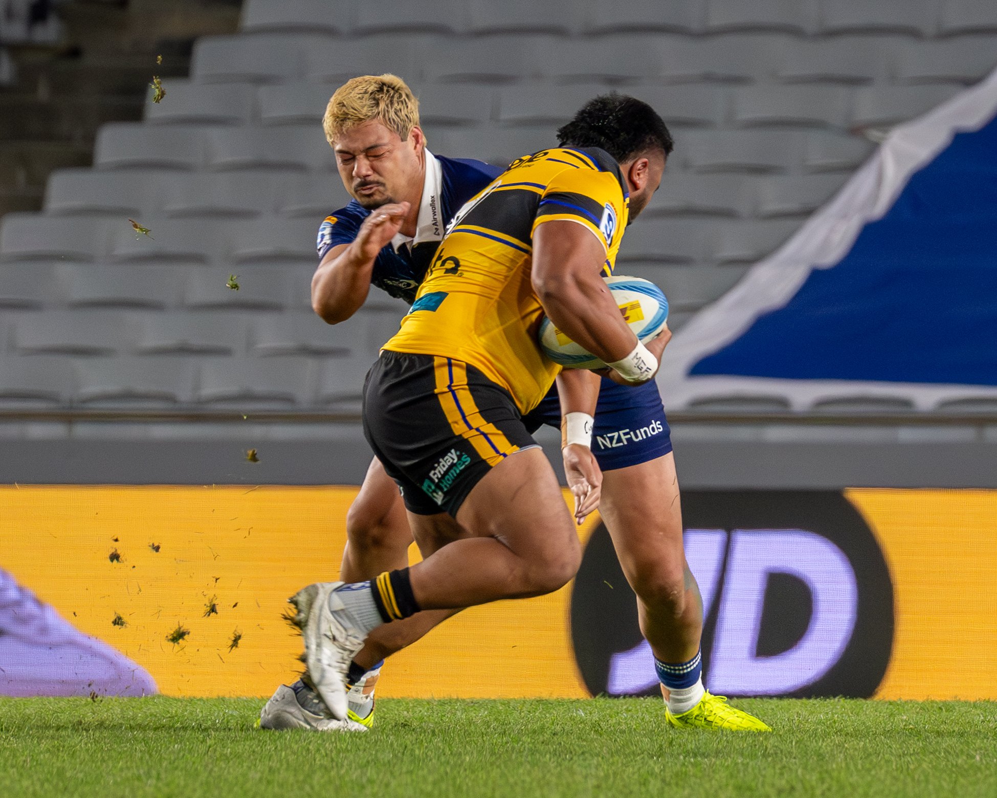 Centre AJ Lam and Hooker Asafo Aumua

Highlanders vs Blues 16 May 2026
Shot by: Dominic Gasparich