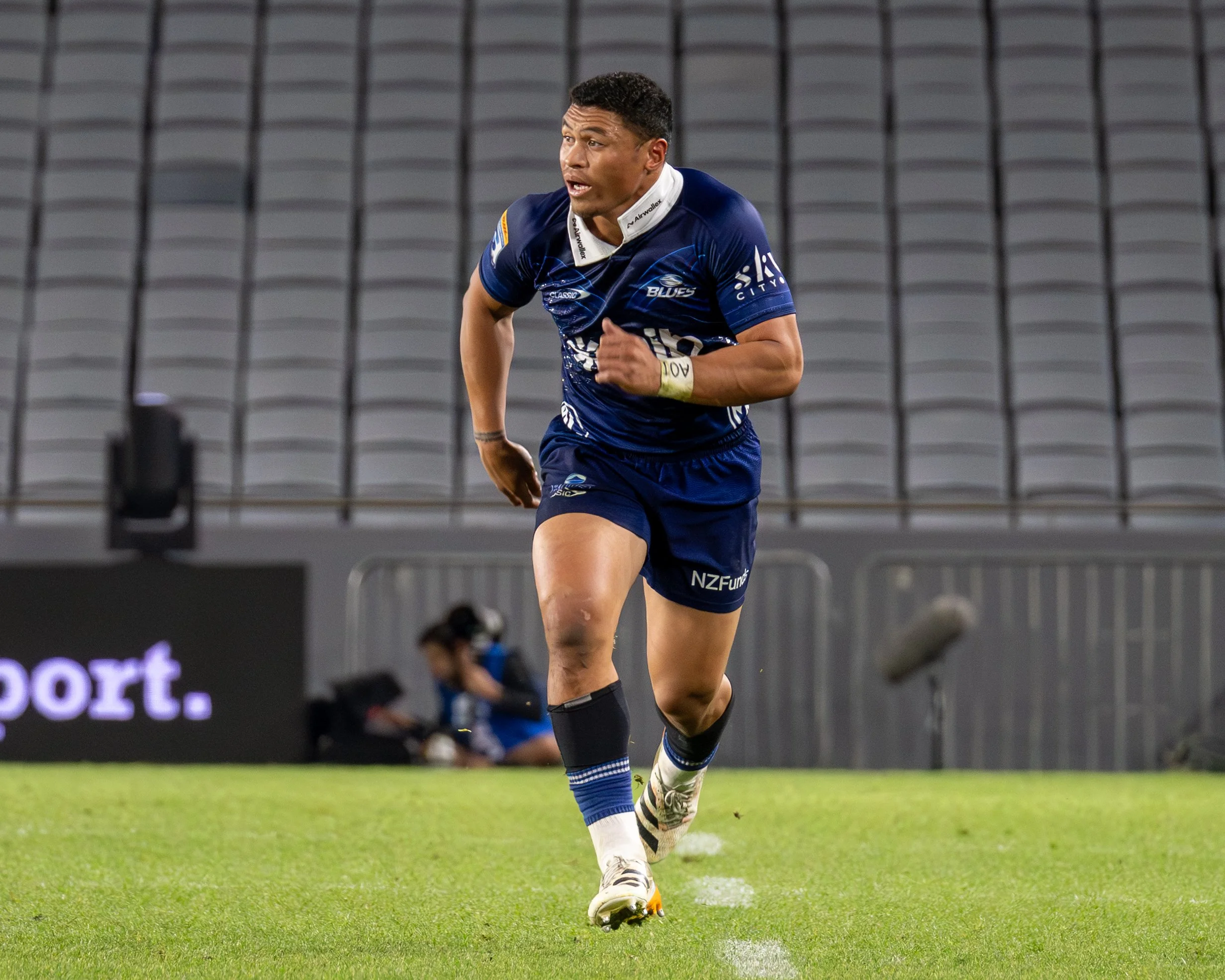 Winger Caleb Clarke

Highlanders vs Blues 16 May 2026
Shot by: Dominic Gasparich