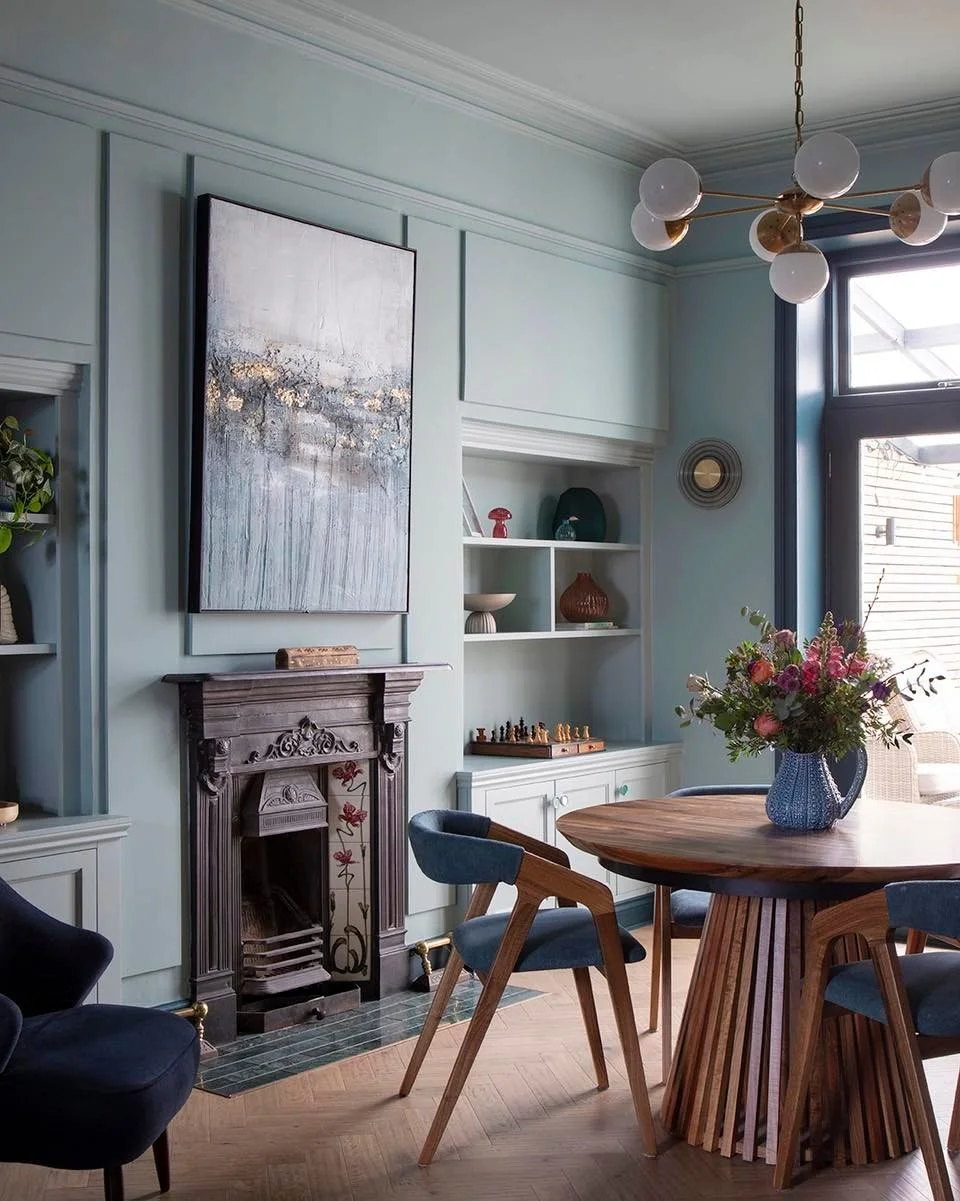 Where Energy Flows!
Some rooms just don’t sit right, you can feel it before you can name it.
In this space, the alcove units were part of the original scheme, but they threw the balance off and the room always felt a little uneasy. The design