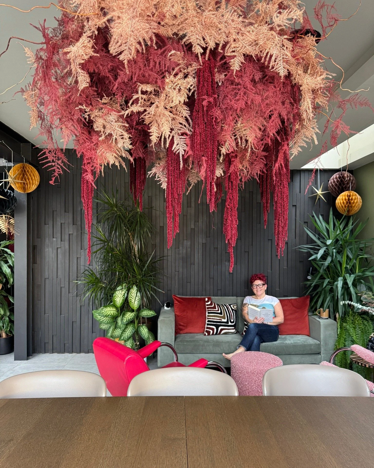 Boxing Day always feels like an exhale to me. 
The pace softens, the wrapping paper is gone, and the house finally has room to breathe again.

This is when I really feel what a space is holding. 
The quiet mug of coffee before everyone wakes up. 
The