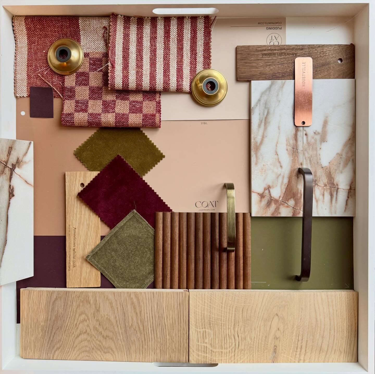 When tastes clash, design becomes the bridge.

This scheme started with people, not a Pinterest look.

The brief was two different energies that needed to live happily in the same home: one person craving calm, softness and ease, the other wanting bo