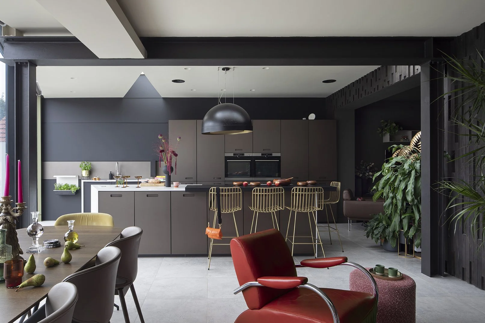 1-whitley-bay-brown-black-kitchen-cabnets-steel-beam.jpg