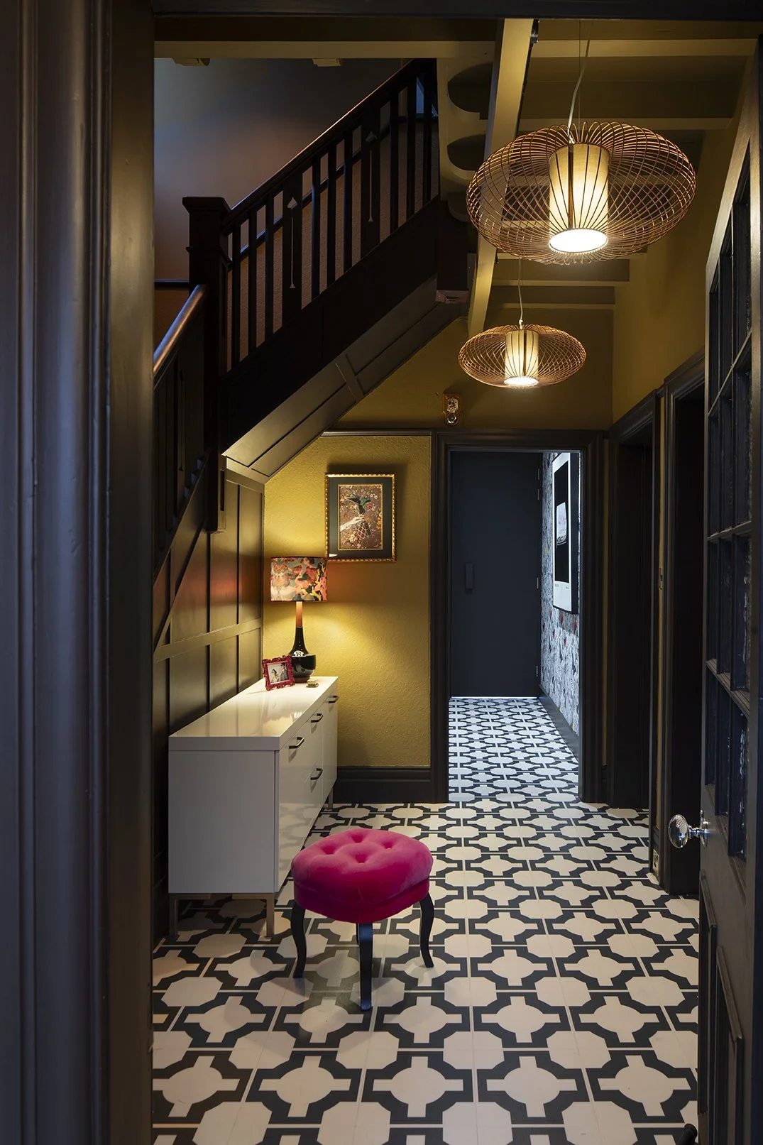 whitley-bay-hallway-checkerboard-floor-lighting-pink-stool..jpg