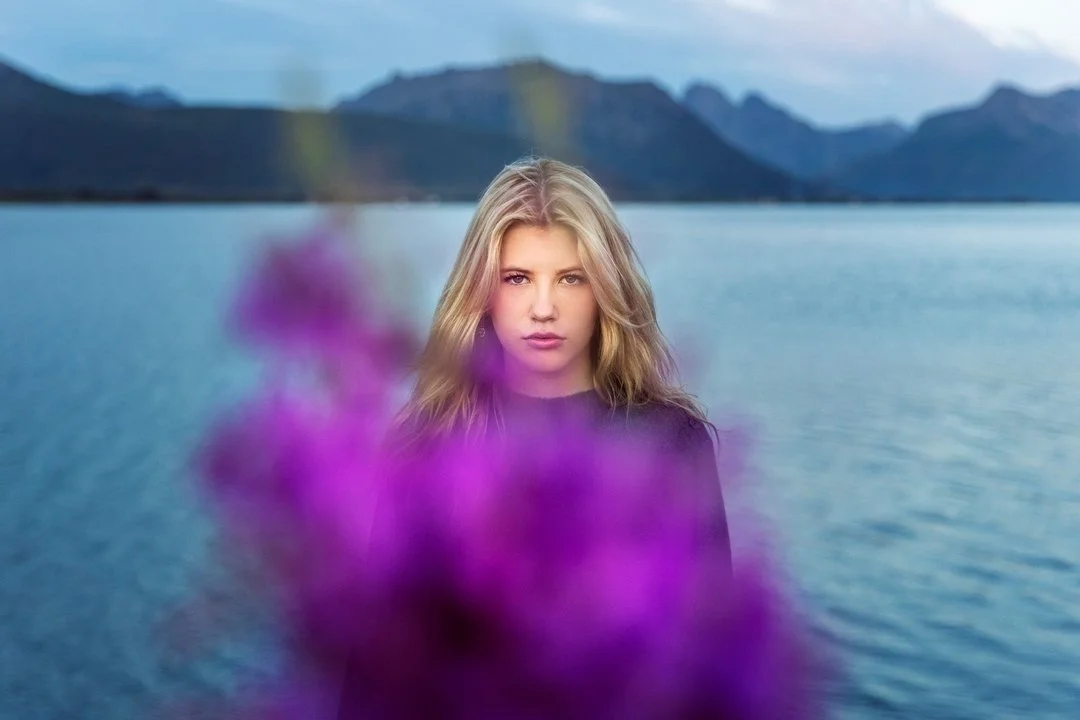 &Aring; BRUKE BYEN SOM LOCATION

Vi tok oss en kveldstur gjennom byen, Julia og jeg. Jeg liker &aring; ta p&aring; meg fotografblikket og lete etter muligheter p&aring; de stedene jeg kjenner s&aring; altfor godt. Hva kan vi sammen skape her? 

#heim