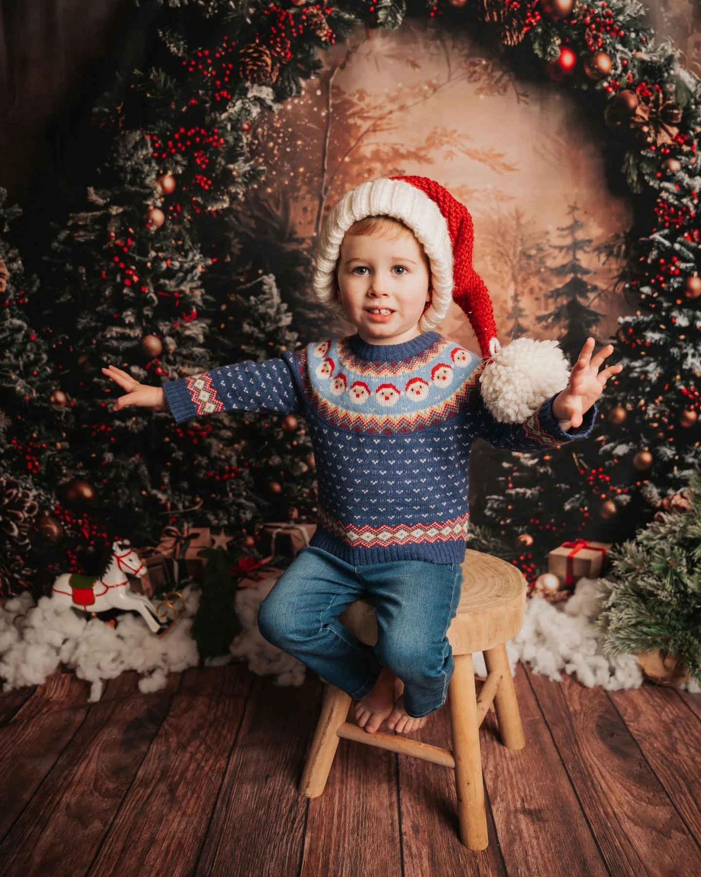 So grateful for the Christmas photography opportunities. This year again with new nurseries on board i will create stunning images for parents to cherish! 

120 children photographed in last two weeks and counting, bare with me with all the editing. 