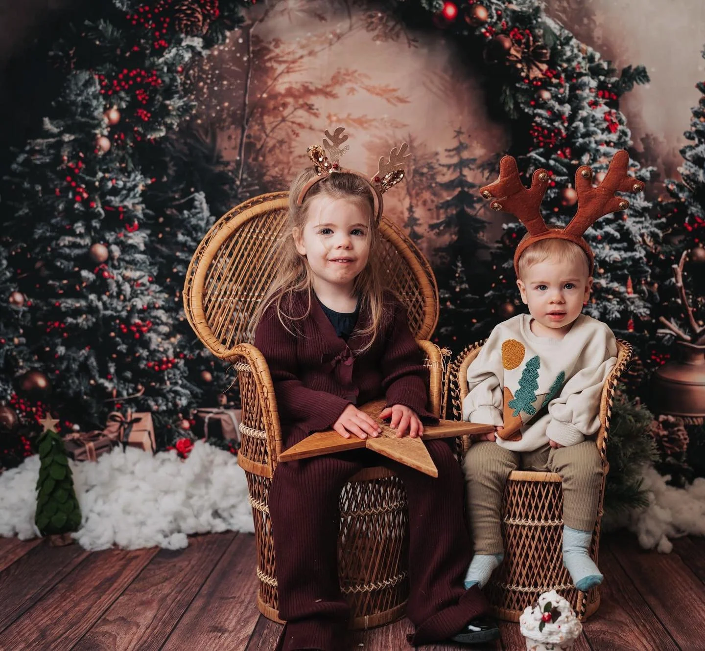 The Honeypot Nursery, Almondbank  It was Great photographing children once again in the nursery! Everyone was fabulous and done great having their photos taken! 

#ThreeBestRated #chrismasphotography #childrenphotography #perthshire

If you are looki