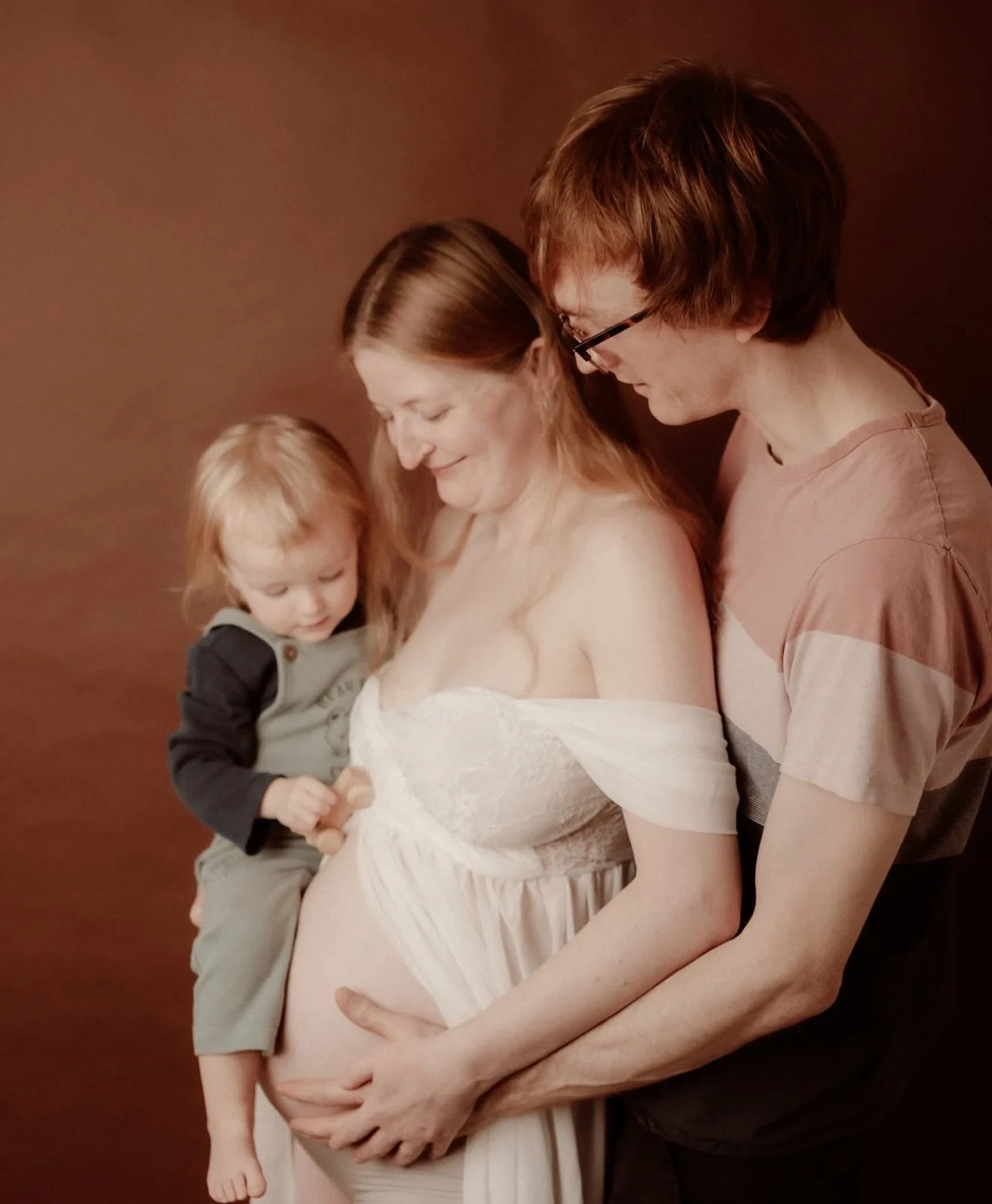 I love creating beautiful portraits that embrace family! 

Based in Auchterarder, traveling for lifestyle photoshoots in Scotland 
#familyphotographerscotland