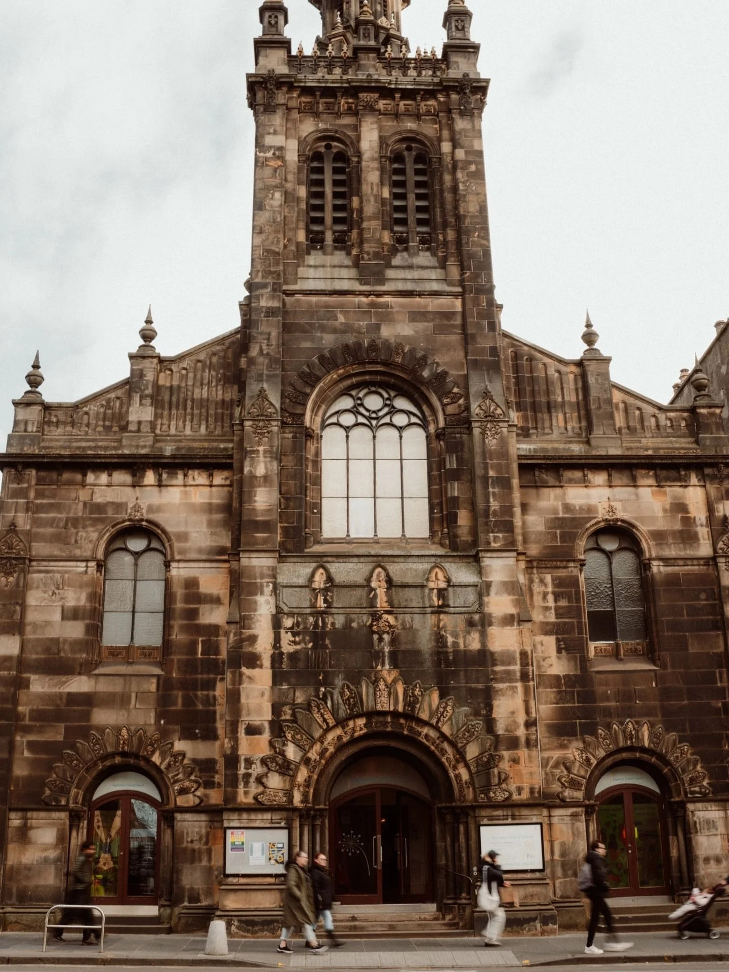 Hi&hellip; I know it&rsquo;s been a while 🤍
Let&rsquo;s pause for a second.

Life moves fast &mdash; people passing by, cars rushing through, everything constantly changing. Most of it we don&rsquo;t even notice at the time.

But somewhere in all of