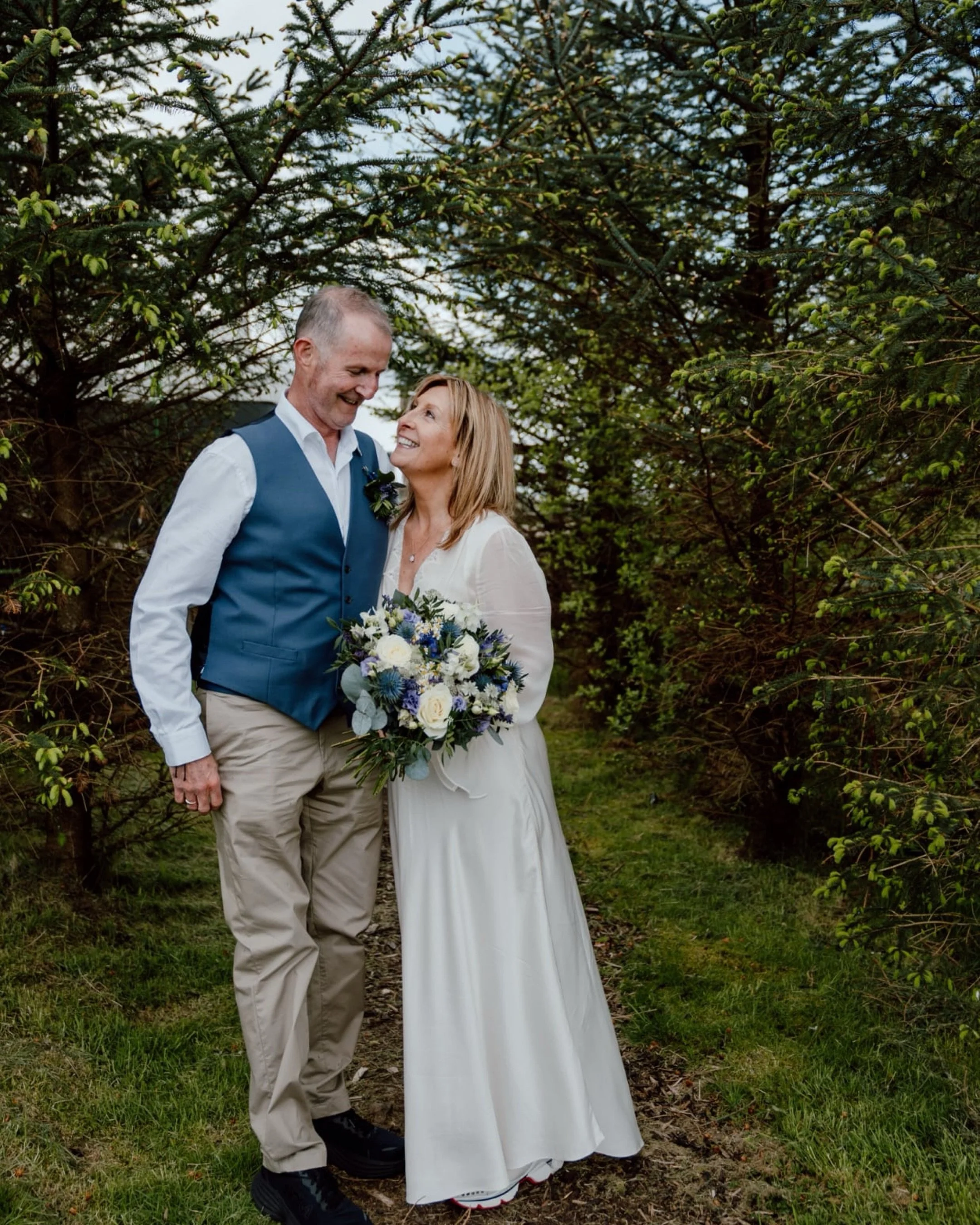 Its the way she looks at him! ✨ 
Another super special love story documented at the fabulous @alexanderhousescotland in the heart of Perthshire, just the way they wanted! 
No fuss, just them, their loved ones, nature . As a photographer I am drawn to