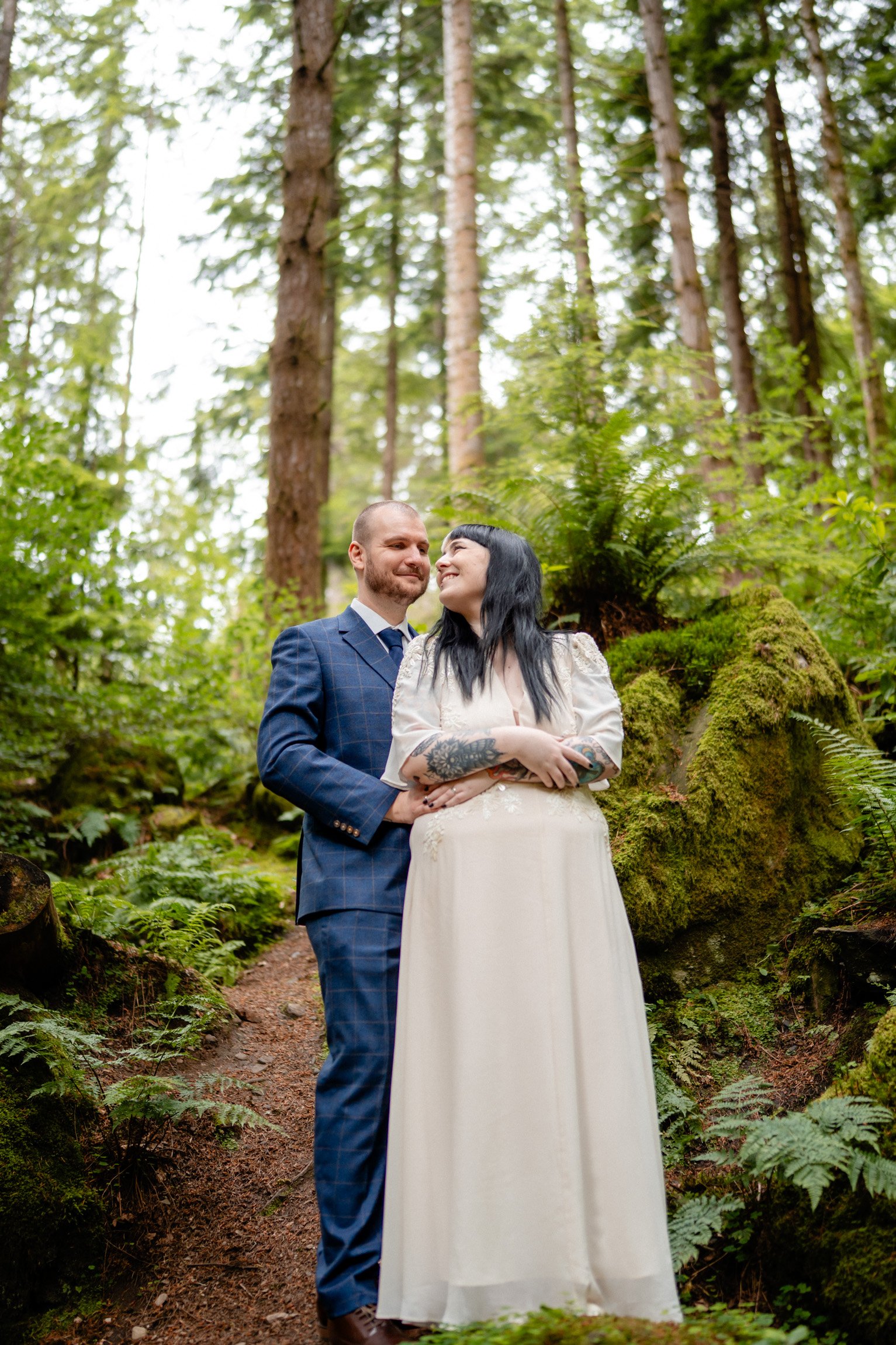 Newlywed Couple in The Hermitage Woodland