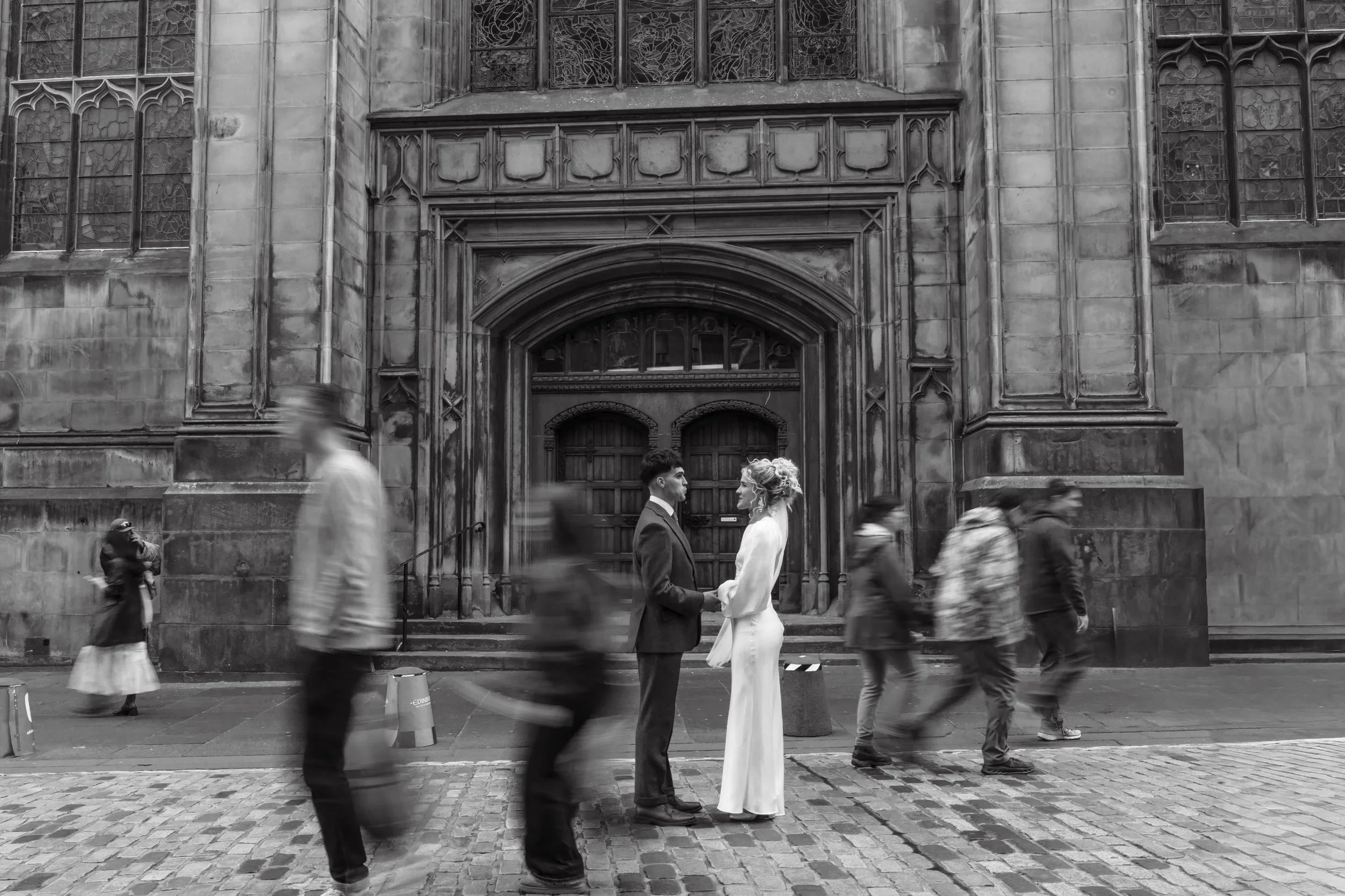 relaxed Edinburgh wedding portraits near St Giles Cathedral