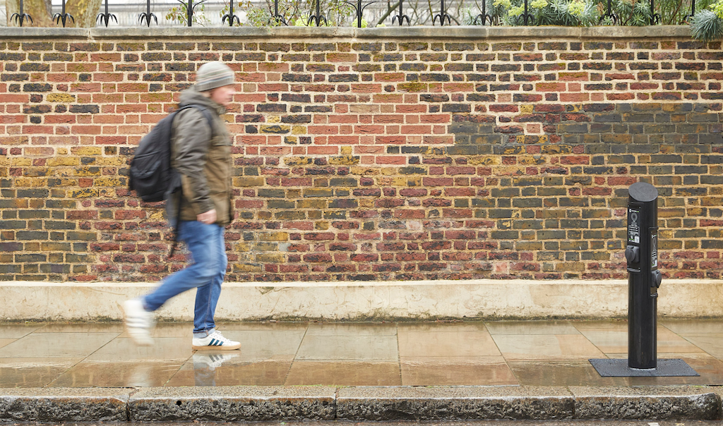 Connected Kerb launches ultra-compact bollard dual-charger
