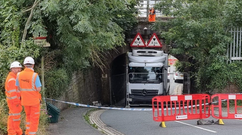 Councils want mandatory use of specialist HGV satnavs