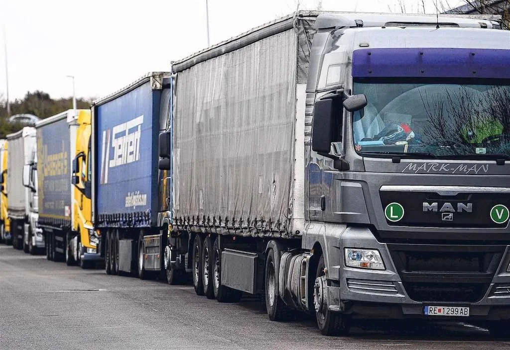 England’s overnight lorry facilities nearly at critical level
