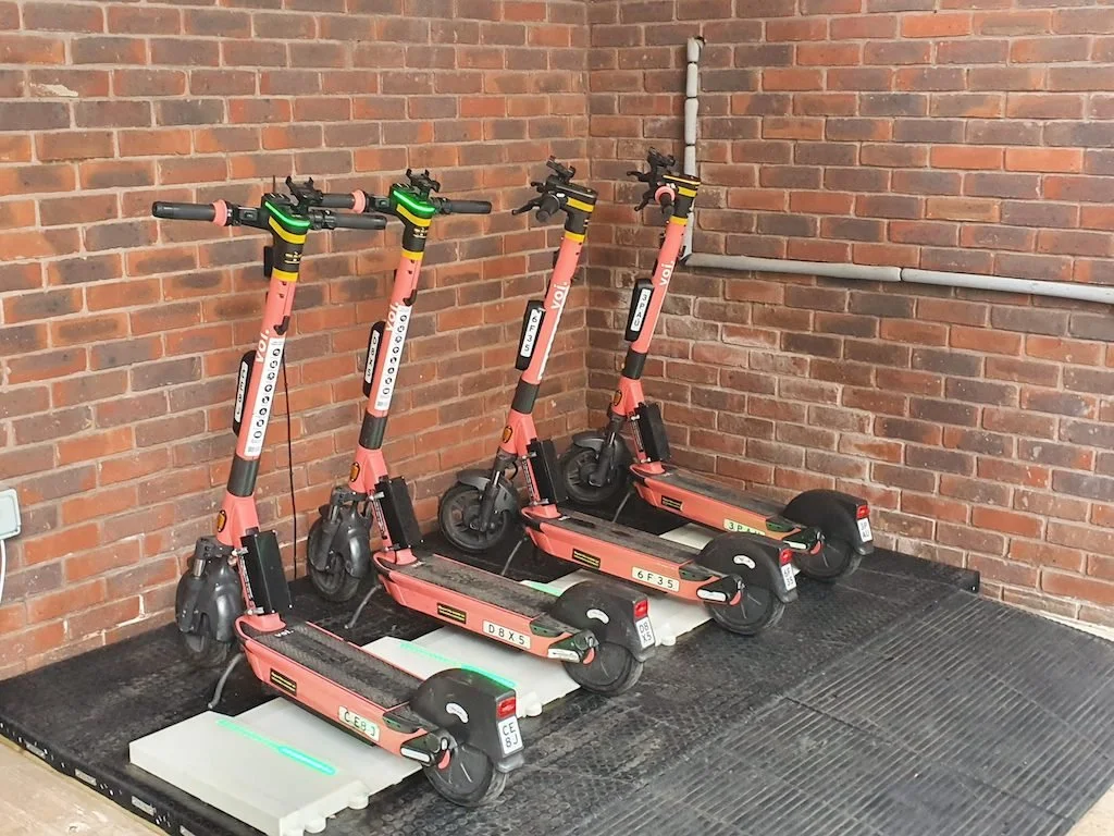 Wireless e-scooter charging trial underway at University of Warwick “living lab” 