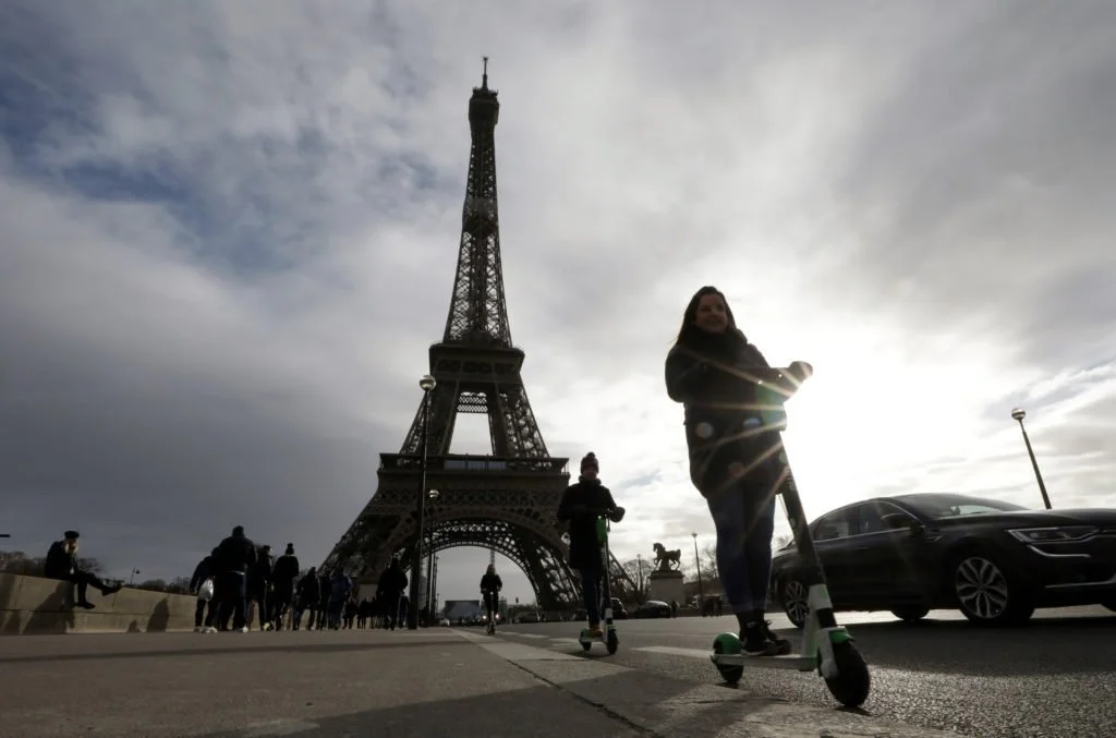 Paris ban on e-scooters comes into force