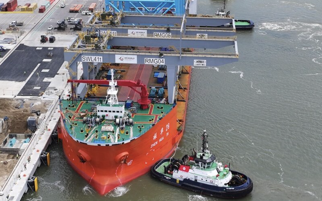 New gantry cranes expand London Gateway port’s rail capacity
