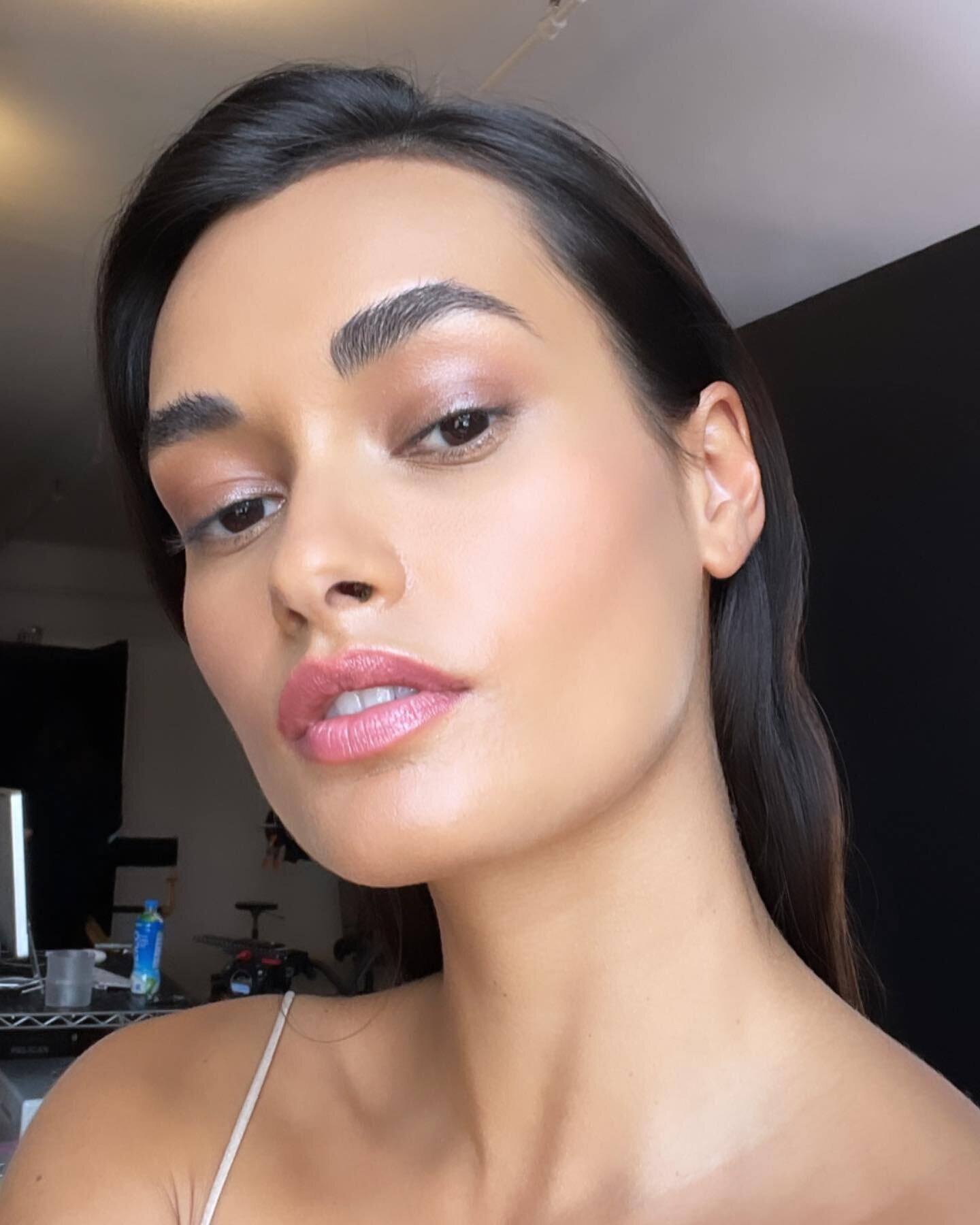 Gorgeous #bts beauty advertising with @giizeleoliveira for the latest @chantecaille HD Radiant Blush. Swipe for the final image 💓 #gizeleoliveira #chantecaille #hdradiantblush