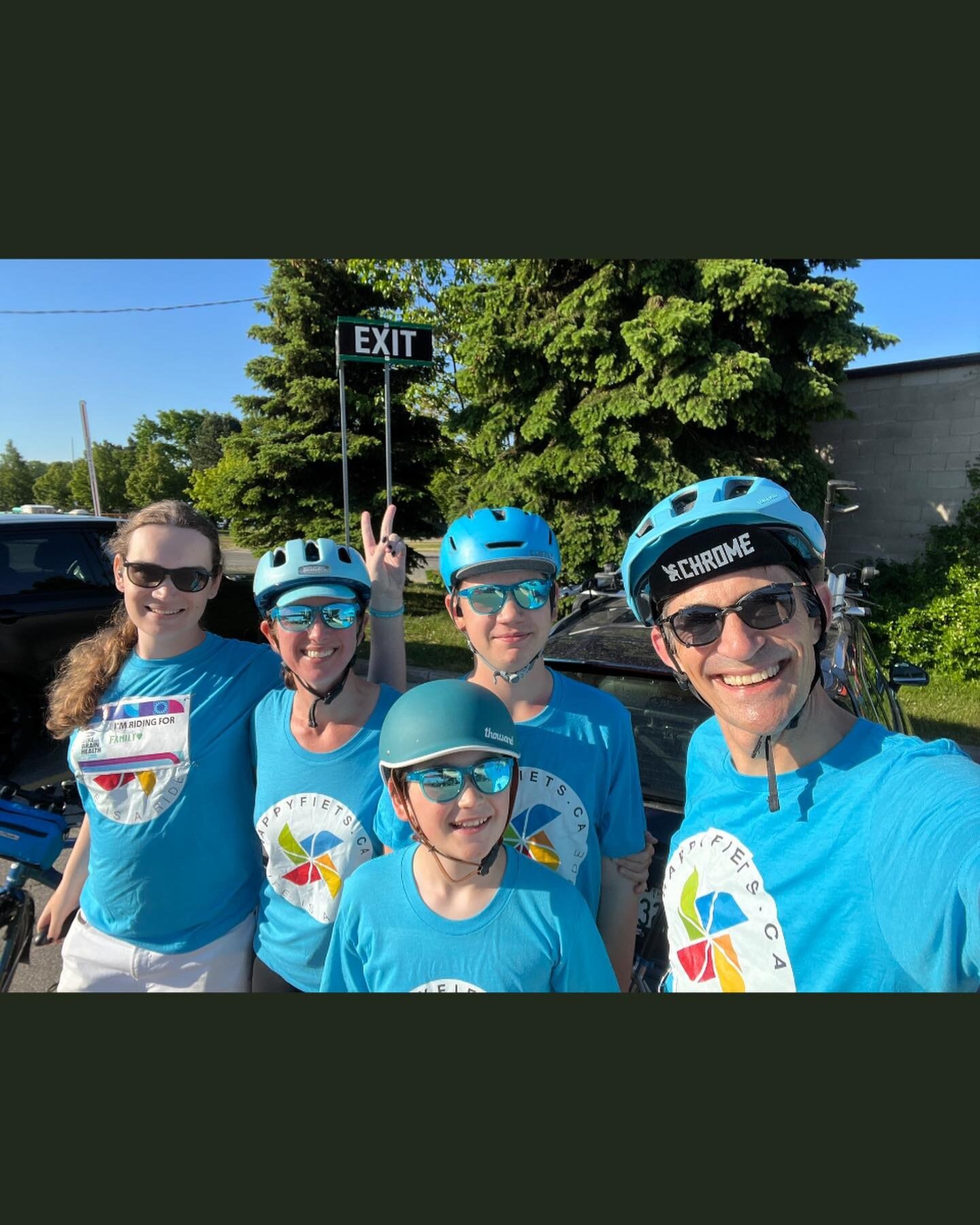 Team Happy Fiets had a wonderful time riding on the car-free Gardiner and DVP. Here&rsquo;s to more bikes and fewer cars in our cities! #BaycrestRideForBrainHealth #FamilyBiking