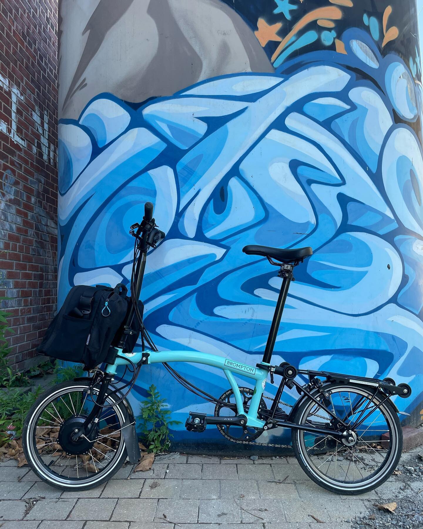 #FridayVibes with Ohms the electric @bromptonbicycle at @evergreen_brick_works #LifeIsARide