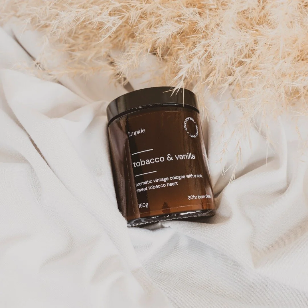 This unique tobacco and vanilla scented candle is perfect for anyone who loves luxury and natural fragrances. The combination of two contrasting aromas creates a pleasant and soothing atmosphere. The wax is made with 100% organic soy, which burns cle
