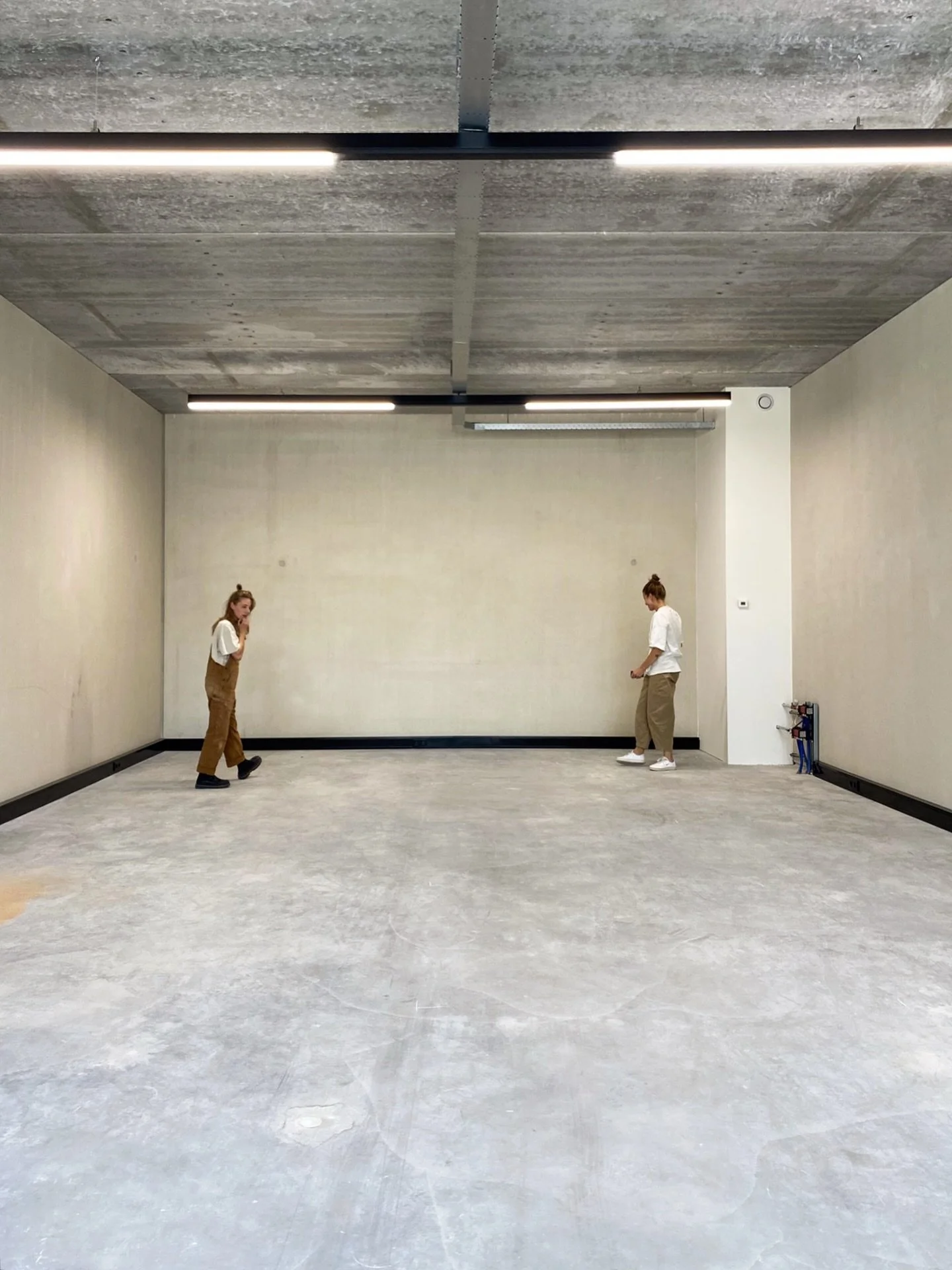 Settling into the new space has been great 🤍

#ceramics #ceramicsstudio #atelier #design #designstudio #ceramicdesign #porcelain #slipcasting #moldmaking #utrecht