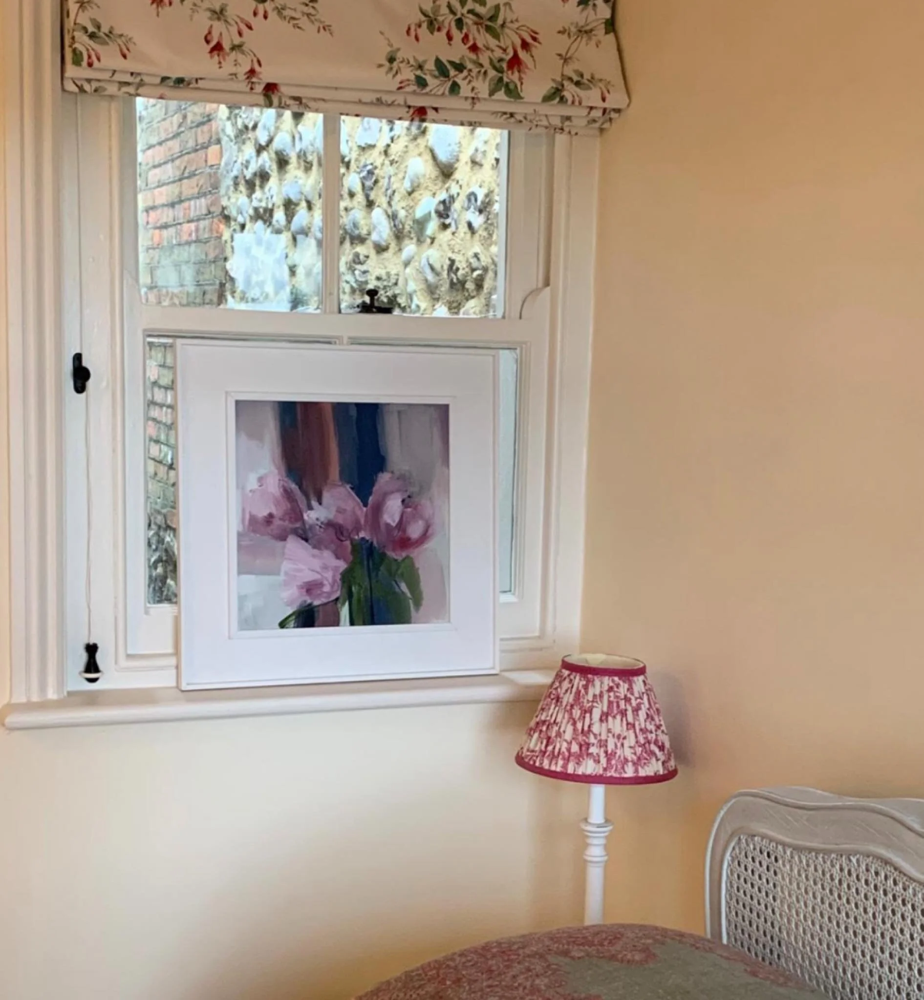 What a lovely surprise to receive this photo this morning, of my painting of Peonies that sold @thegalleryatgreenandstone Summer Exhibition earlier this year. I had no idea who had bought it, so it&rsquo;s made my day to see it looking so lovely 😊

