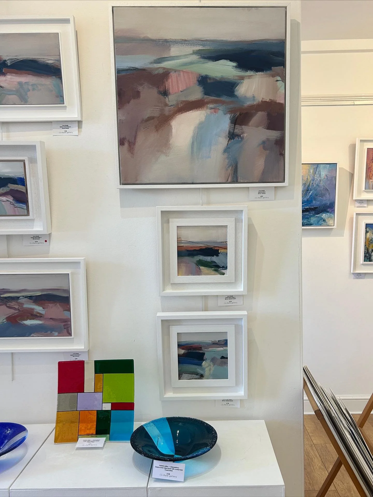 I m a guest artist @chalkgallerylewes for the next few weeks, where I am happy to exhibiting some of my smaller paintings alongside the beautiful glass pieces by @glassophony. 

Established in 2005 Chalk Gallery is one of the first artist-led coopera