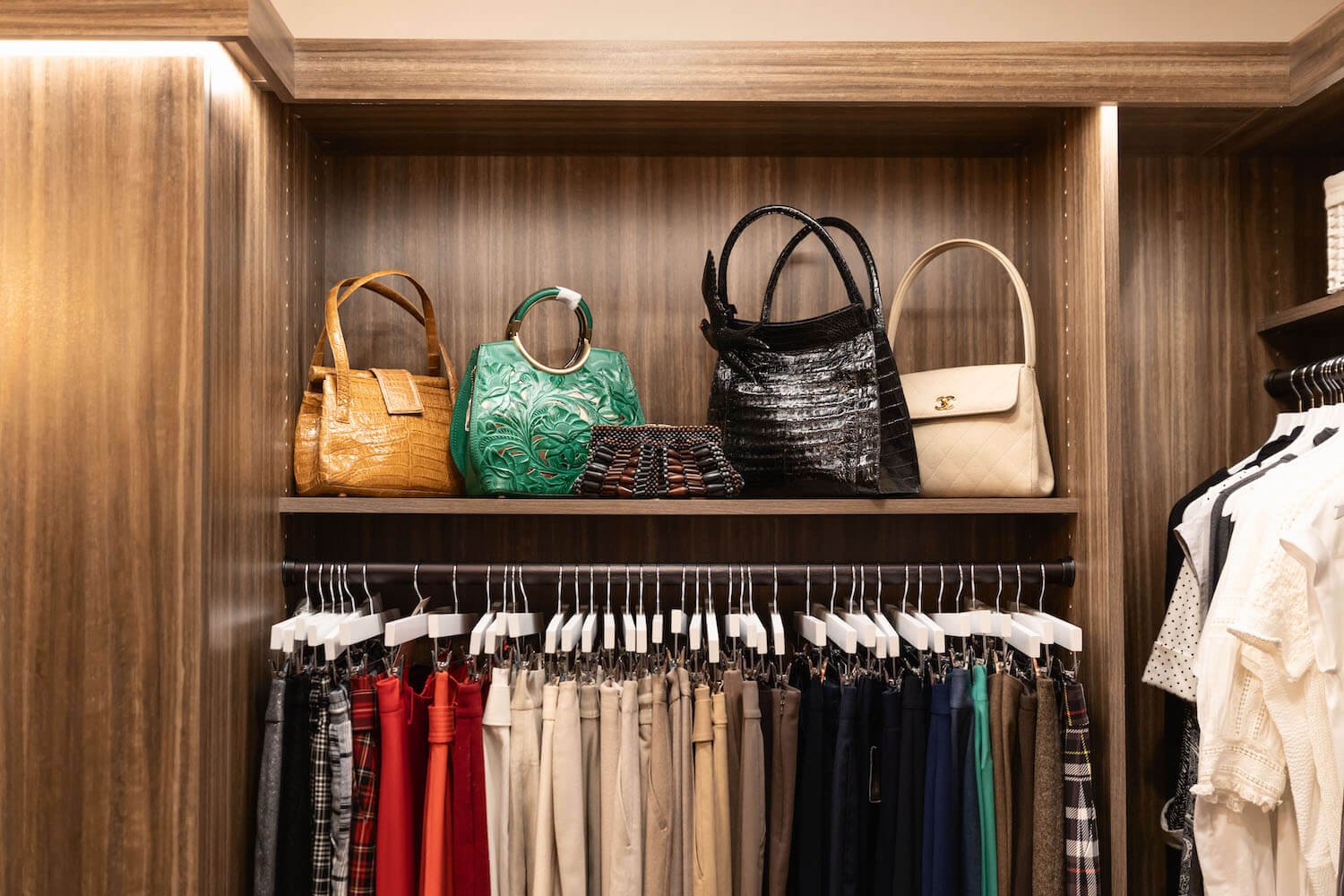 purse display closet