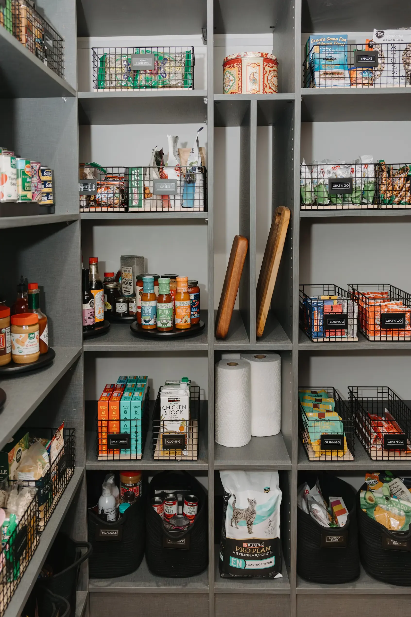 custom pantry design and organizing company in Phoenix.