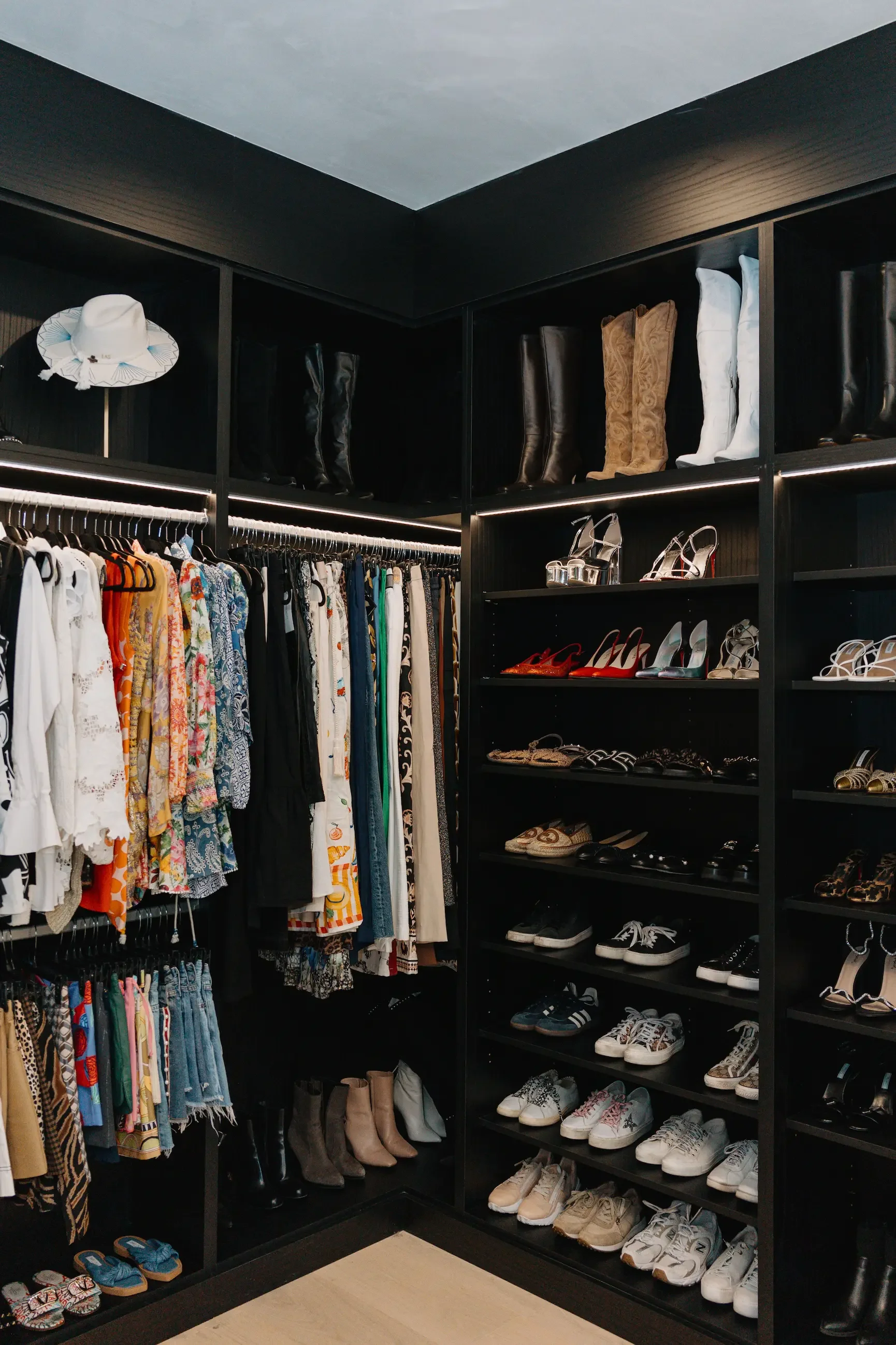 professional closet organizing service in Phoenix, AZ.