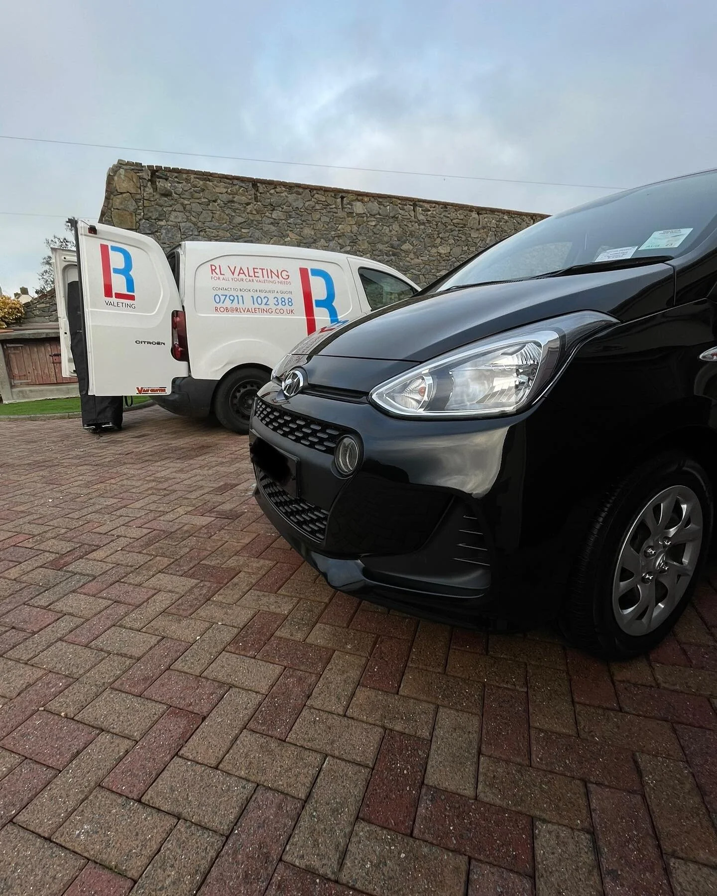 We are a quality mobile valeting service in Guernsey 

book an appointment via rob@rlvaleting.co.uk or book online at www.rlvaleting.co.uk/booking

🚗🚙 More posts incoming 🚙🚗

#RLValeting #ValetingGuernsey #SmallBusiness #LocalBusiness #CarCleanin