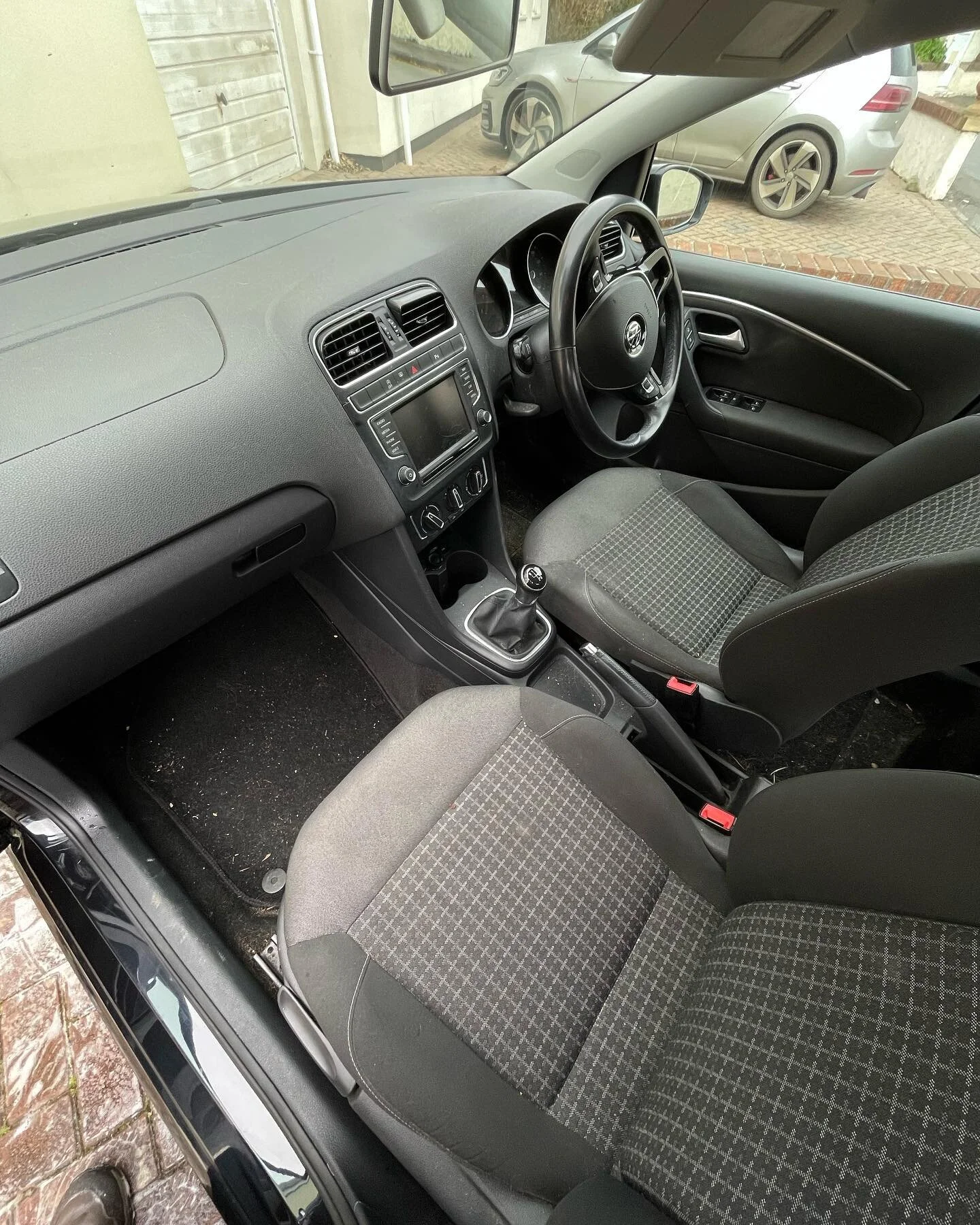 We are a quality mobile valeting service in Guernsey 

book an appointment via rob@rlvaleting.co.uk or book online at www.rlvaleting.co.uk/booking

🚗🚙 More posts incoming 🚙🚗

#RLValeting #ValetingGuernsey #SmallBusiness #LocalBusiness #CarCleanin