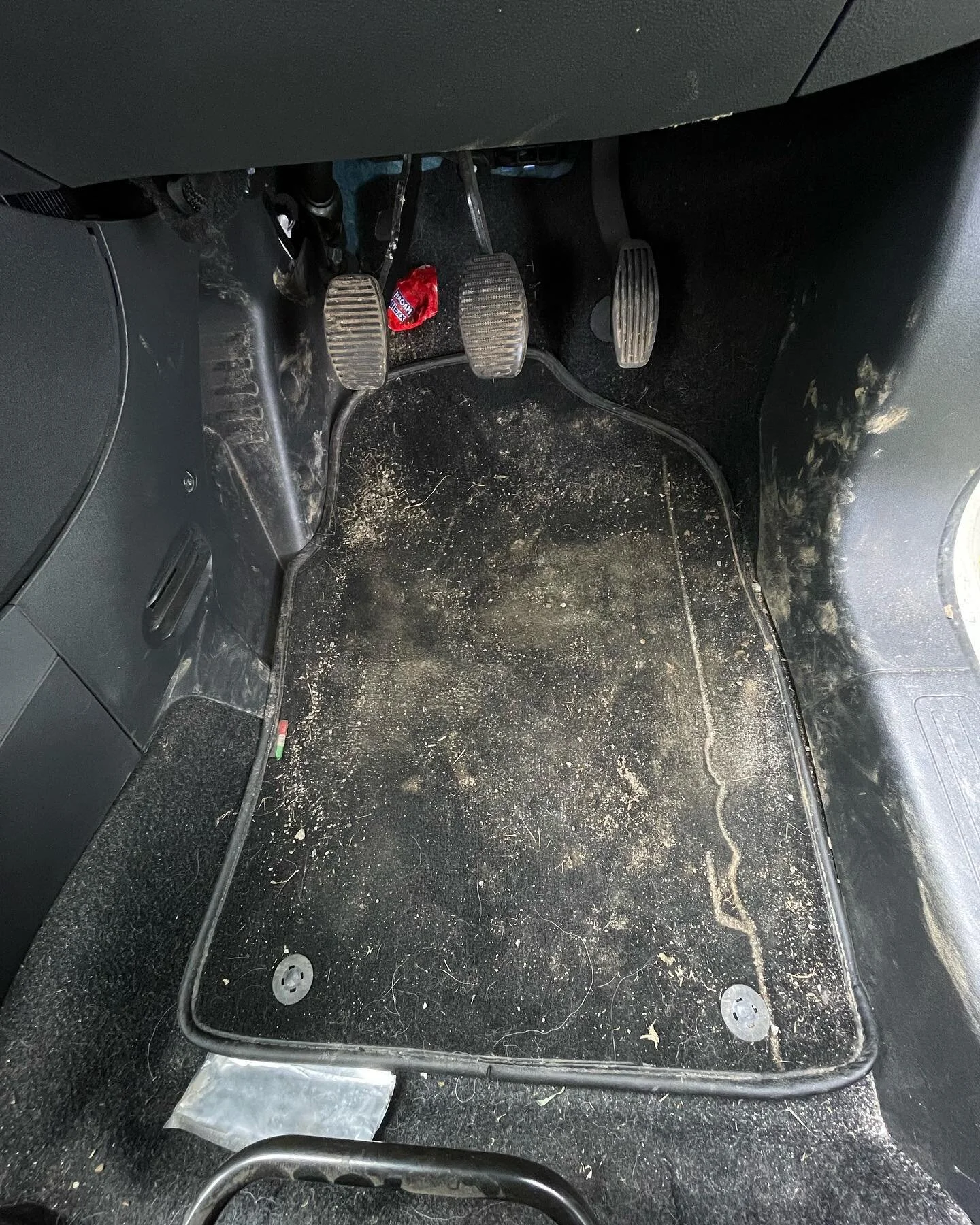 We are a quality mobile valeting service in Guernsey 

book an appointment via rob@rlvaleting.co.uk or book online at www.rlvaleting.co.uk/booking

🚗🚙 More posts incoming 🚙🚗

#RLValeting #ValetingGuernsey #SmallBusiness #LocalBusiness #CarCleanin