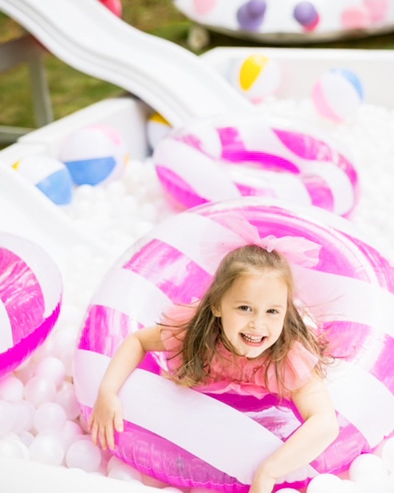 9 to FIVE! Cutest little Dolly party we ever did see! 😍😍 

ball pit and slides, bubble tent by @westhouseevents

party planning and favors @jordanalawrence 
@merrymakerparty 

balloons by @celebratebirmingham