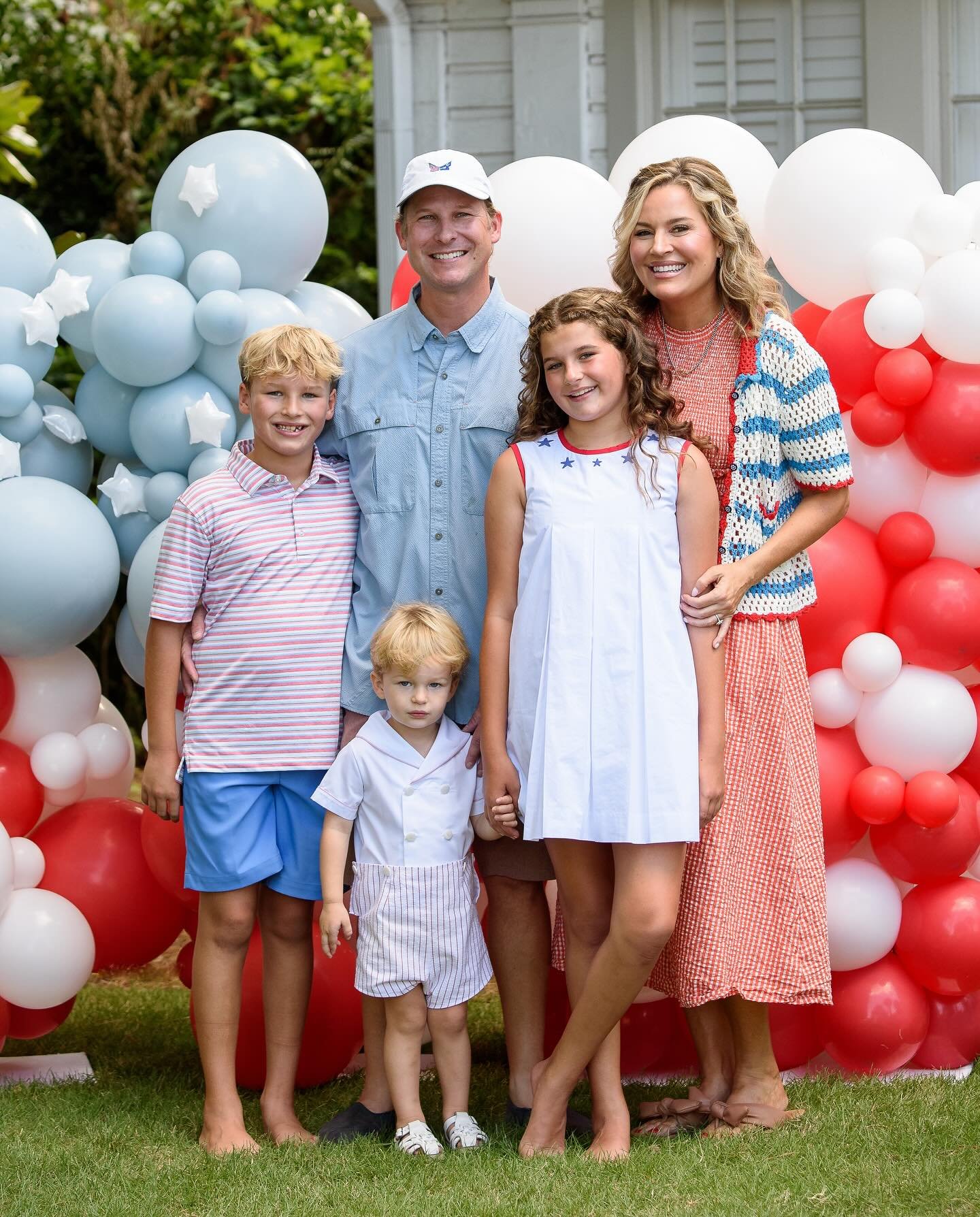 🇺🇸🇺🇸 Hampton is red, white, and TWO! 🇺🇸 🇺🇸

We loved helping with this fun birthday bash. His patriotic snow cones were a hit!
