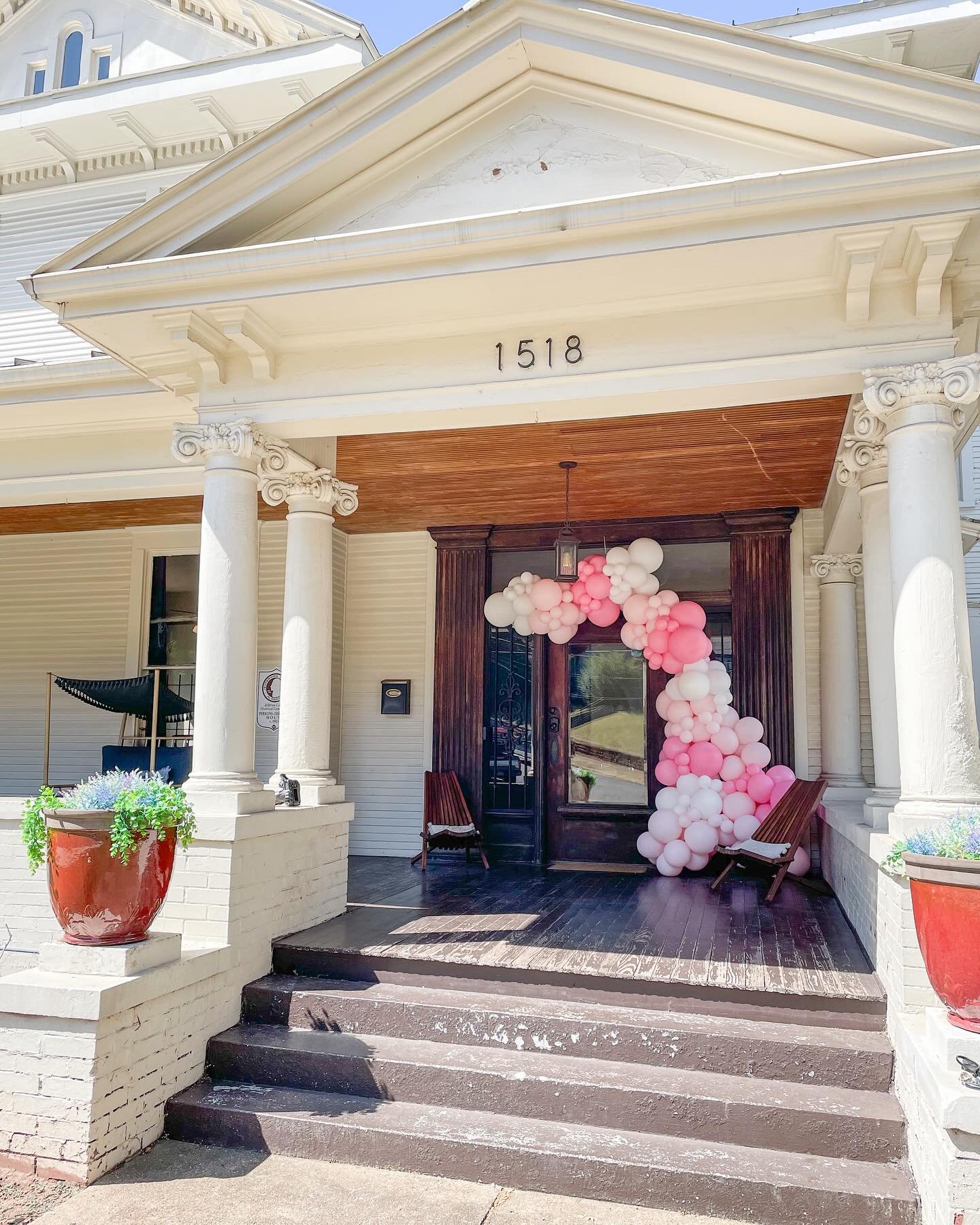 The SWEETEST 16! 💓💓

This party was hosted in the most beautiful AirBNB in Birmingham&rsquo;s historical district. Check out that Vulcan view! 😍
