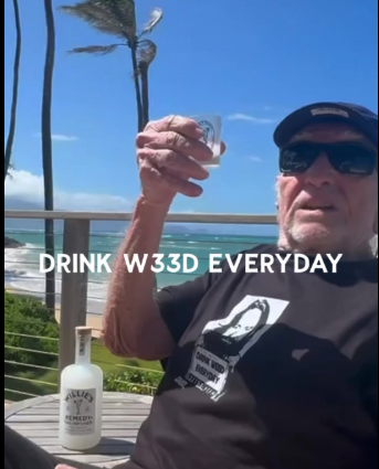 Texas country music legend tells fans to ‘drink weed everyday’