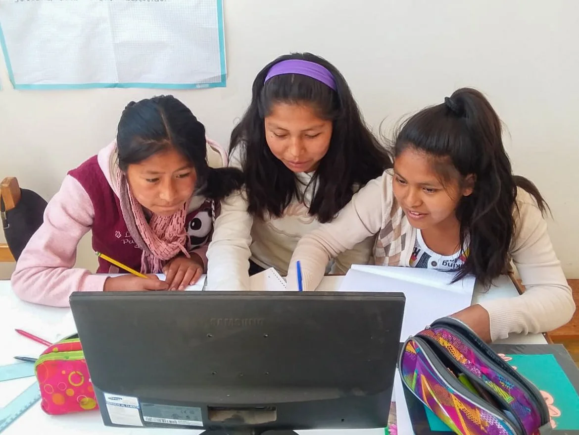 Sacred Valley Project Girls learning on the computer-2.jpg