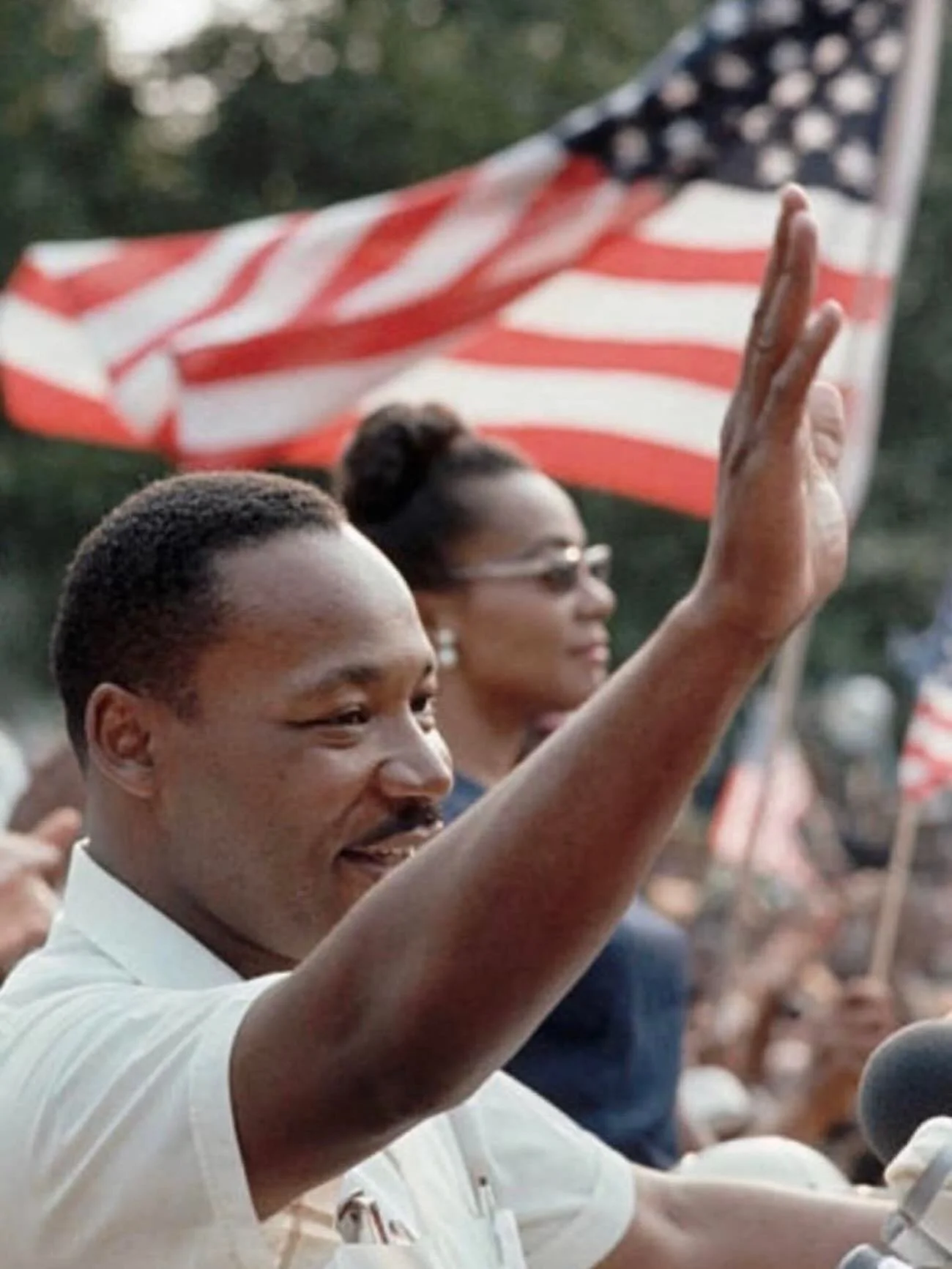 Dr. Martin Luther King Jr. reminded us that we are not meant to heal, resist, or dream alone.
Community is where we are seen, held, challenged, and restored.
At the Relational Center, we honor connection as a healing force, because our liberation is 