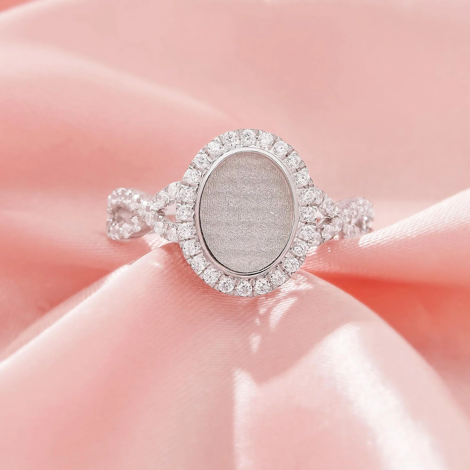 Victoria Keepsake Ring