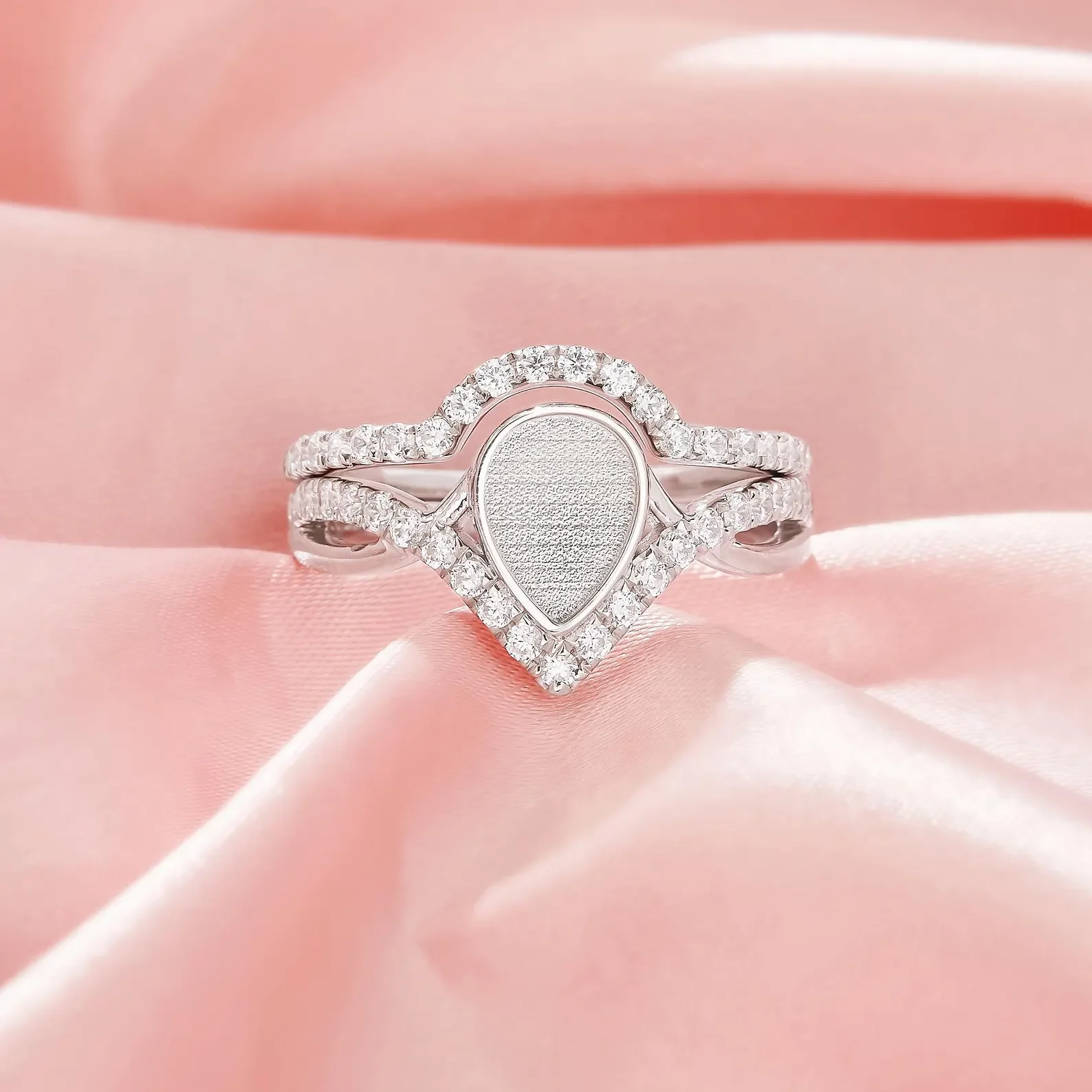 Louise Keepsake Ring .webp