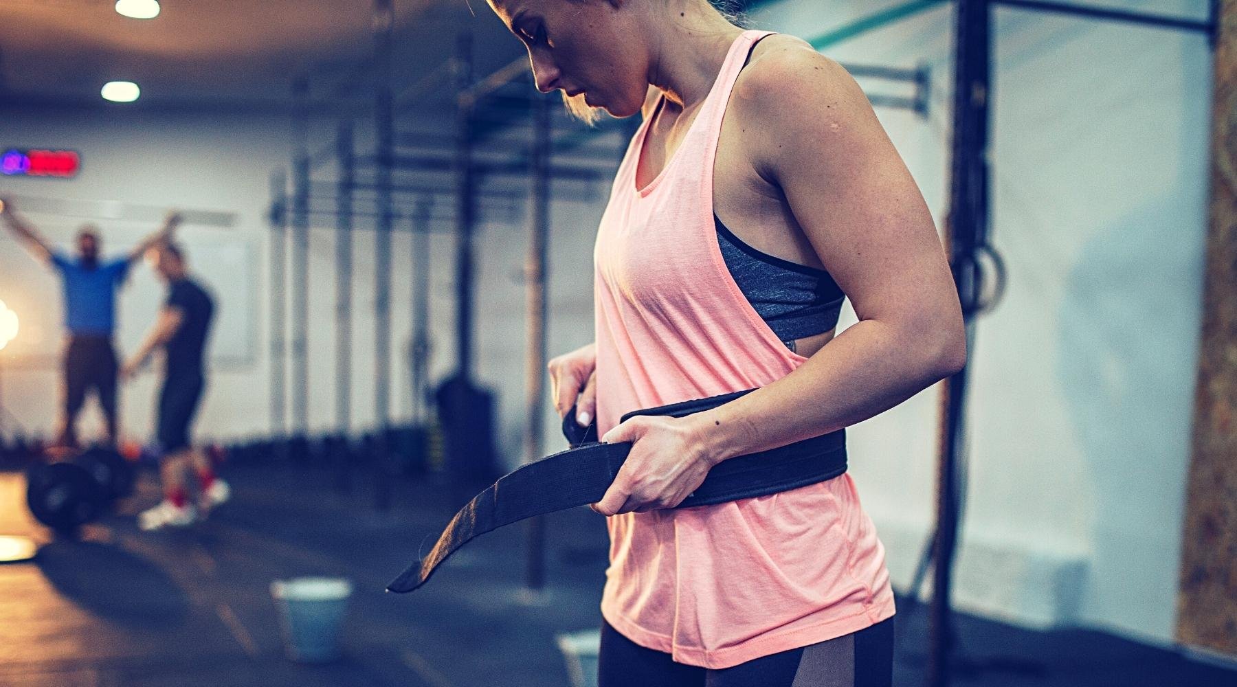 When to Use a Weightlifting Belt - Ladies Who Lift